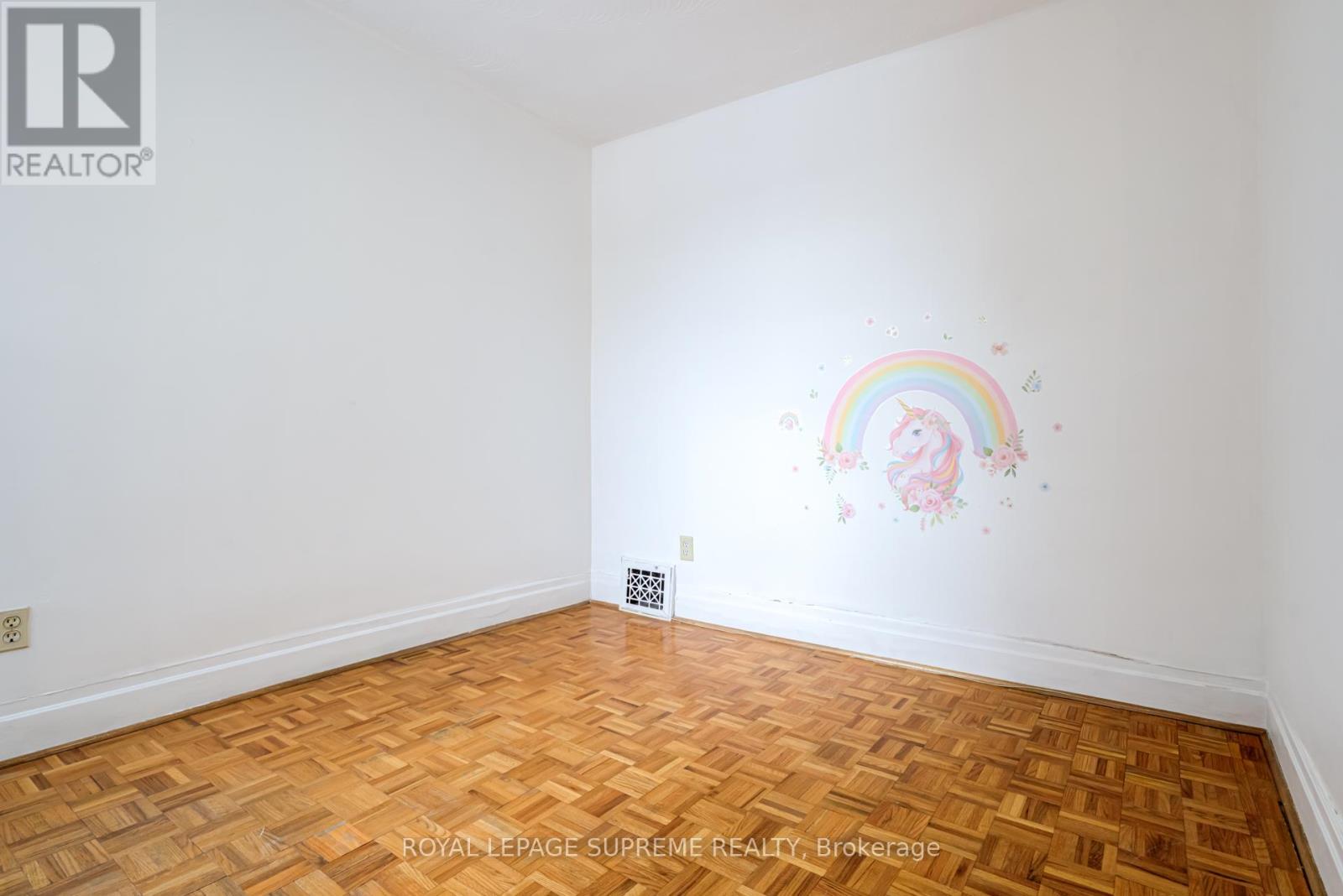 2nd Flr - 59 Somerset Avenue, Toronto, Ontario  M6H 2R3 - Photo 11 - C12900724
