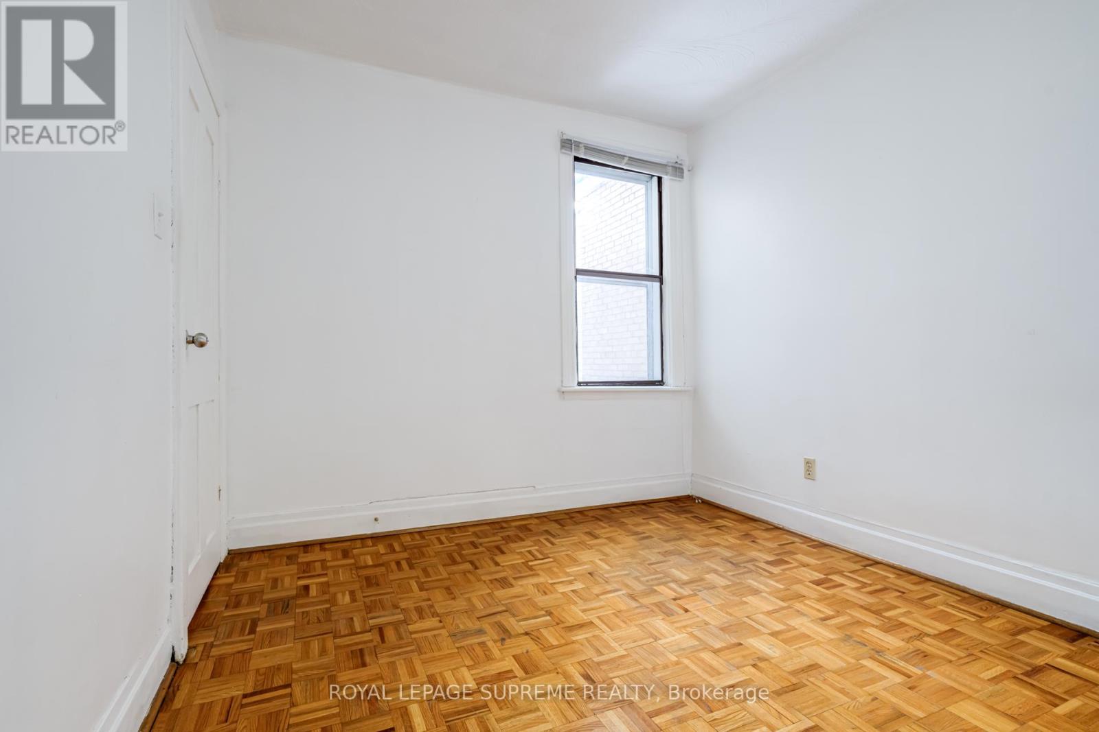 2nd Flr - 59 Somerset Avenue, Toronto, Ontario  M6H 2R3 - Photo 12 - C12900724
