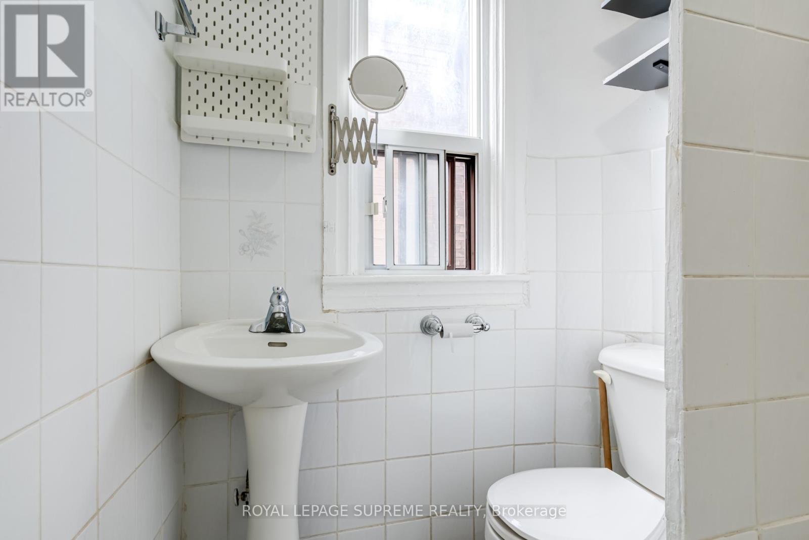 2nd Flr - 59 Somerset Avenue, Toronto, Ontario  M6H 2R3 - Photo 15 - C12900724