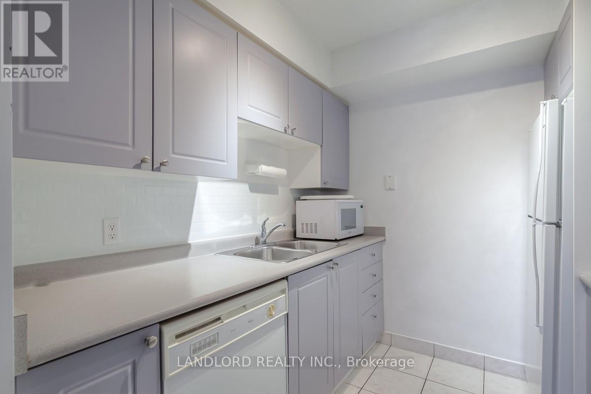 801 - 256 Doris Avenue, Toronto (Willowdale East), Ontario  M2N 6X8 - Photo 2 - C12900838