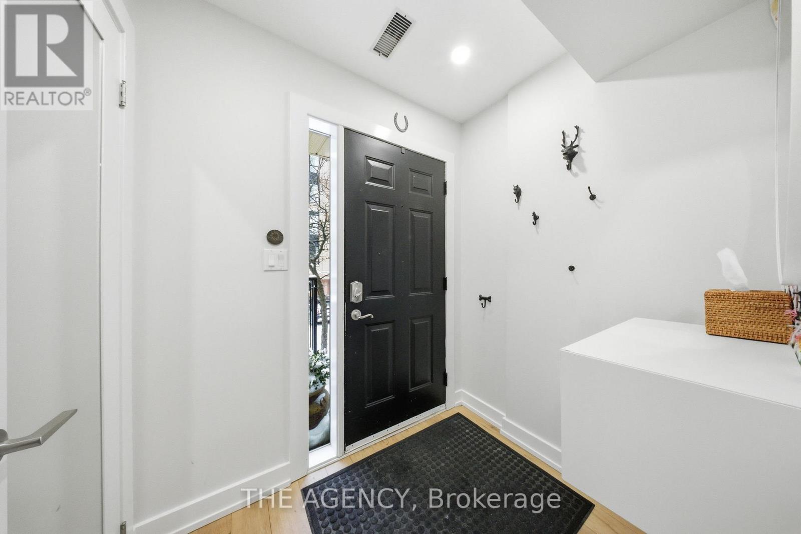 26 - 208 NIAGARA STREET, Toronto, Ontario