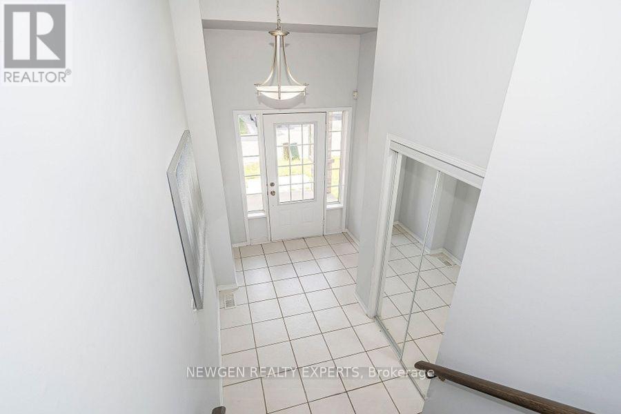 527 Rossland Road E, Ajax (Central West), Ontario  L1T 4S1 - Photo 2 - E12900856