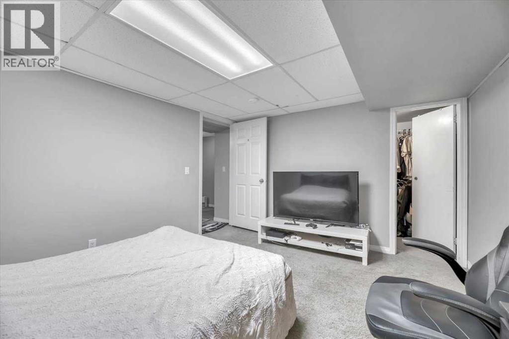 19 Castlepark Way Ne, Calgary, Alberta  T3J 1R7 - Photo 24 - A2288597