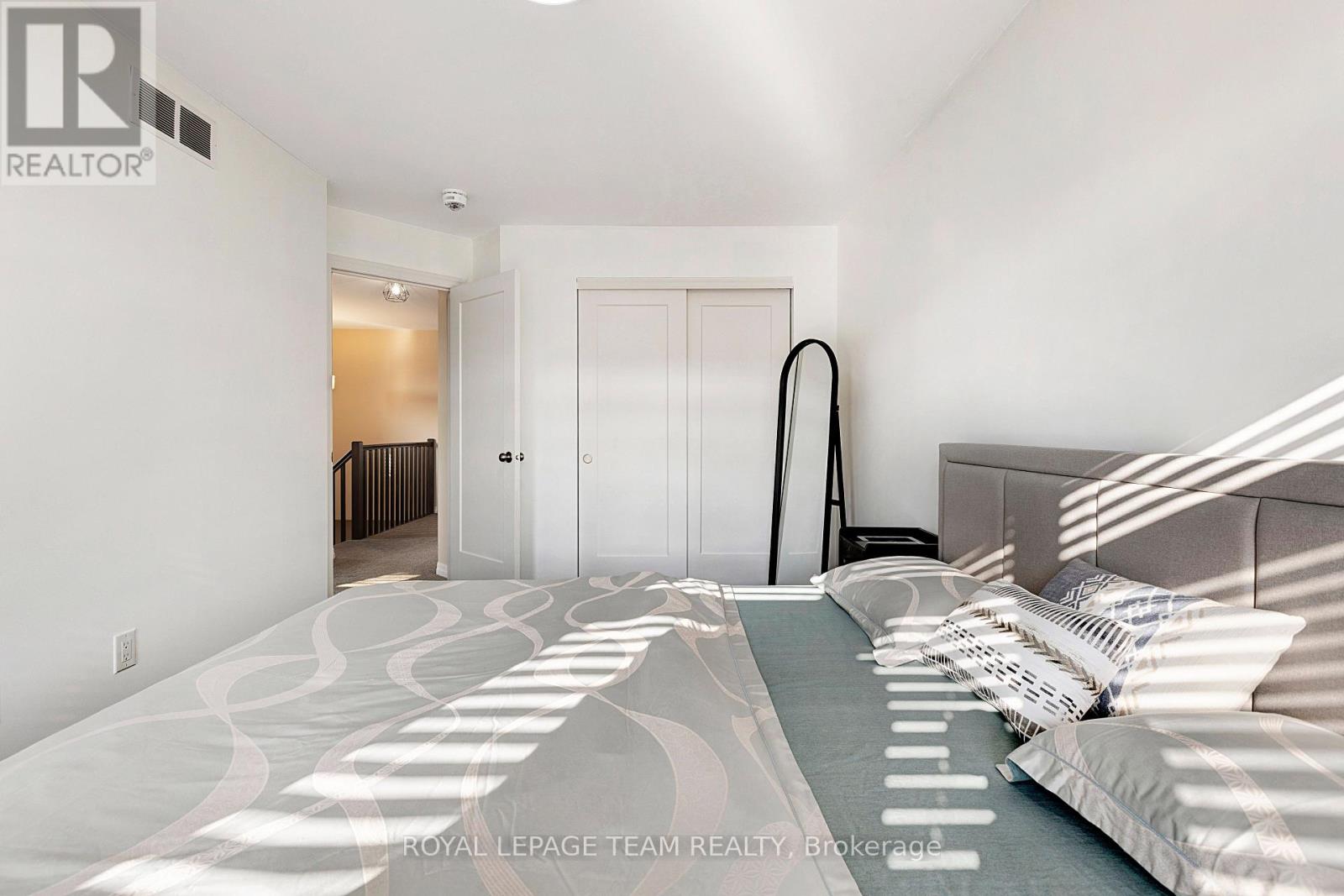 258 Gossamer Street, Ottawa, Ontario  K1W 0B2 - Photo 21 - X12900840