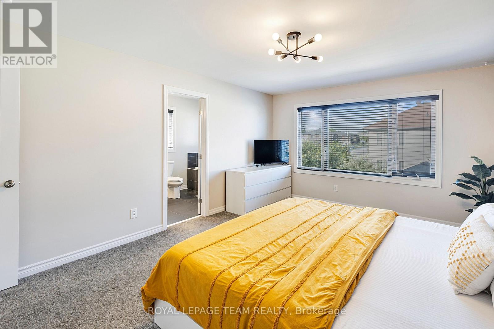 258 Gossamer Street, Ottawa, Ontario  K1W 0B2 - Photo 30 - X12900840