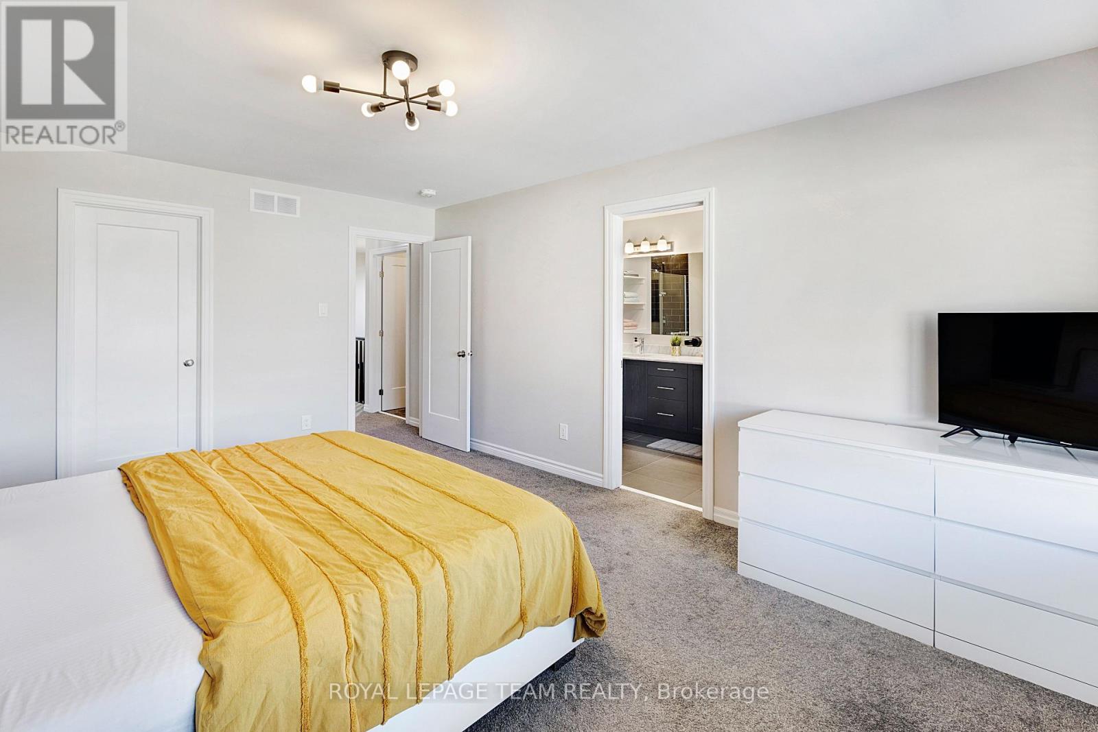 258 Gossamer Street, Ottawa, Ontario  K1W 0B2 - Photo 31 - X12900840