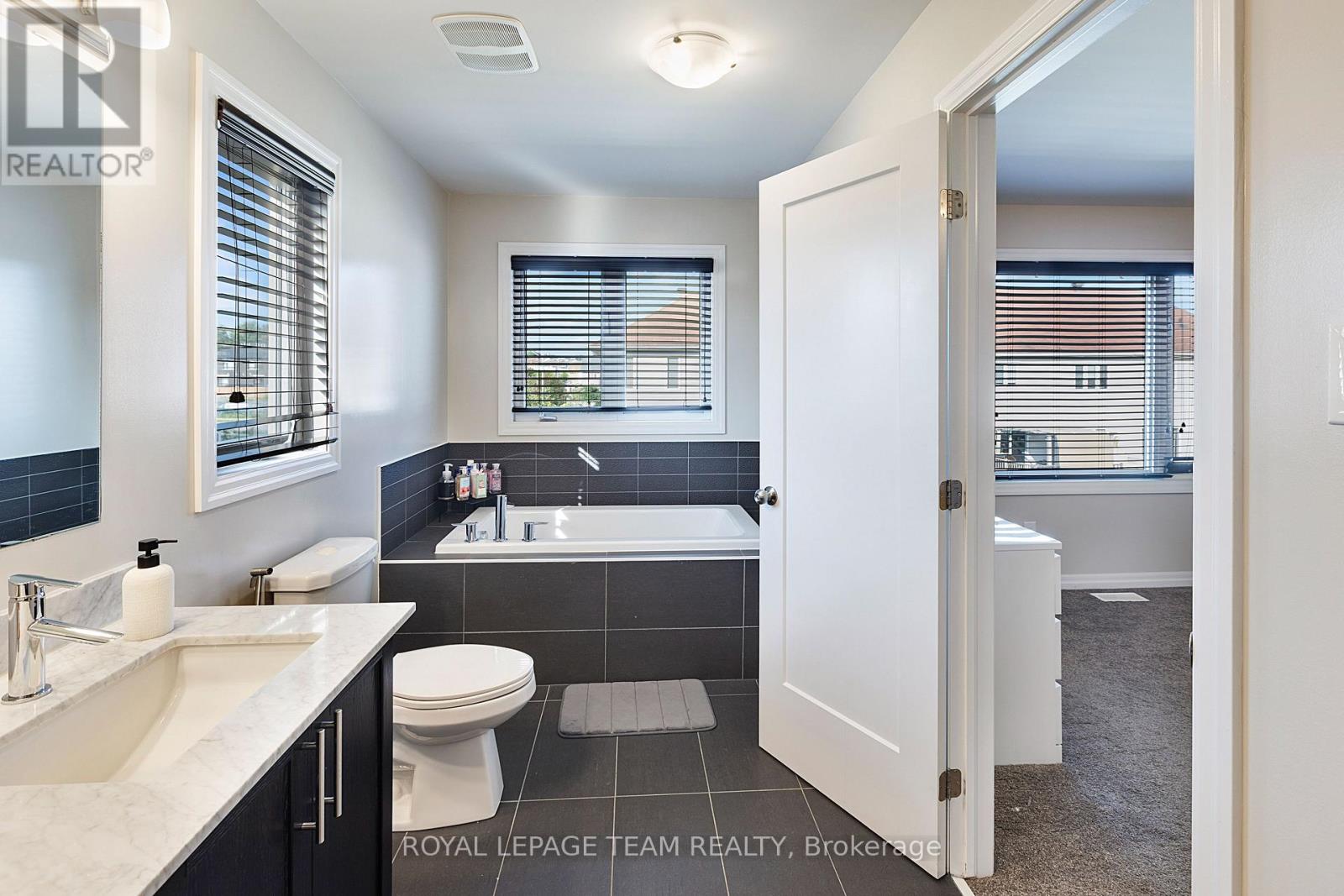 258 Gossamer Street, Ottawa, Ontario  K1W 0B2 - Photo 33 - X12900840