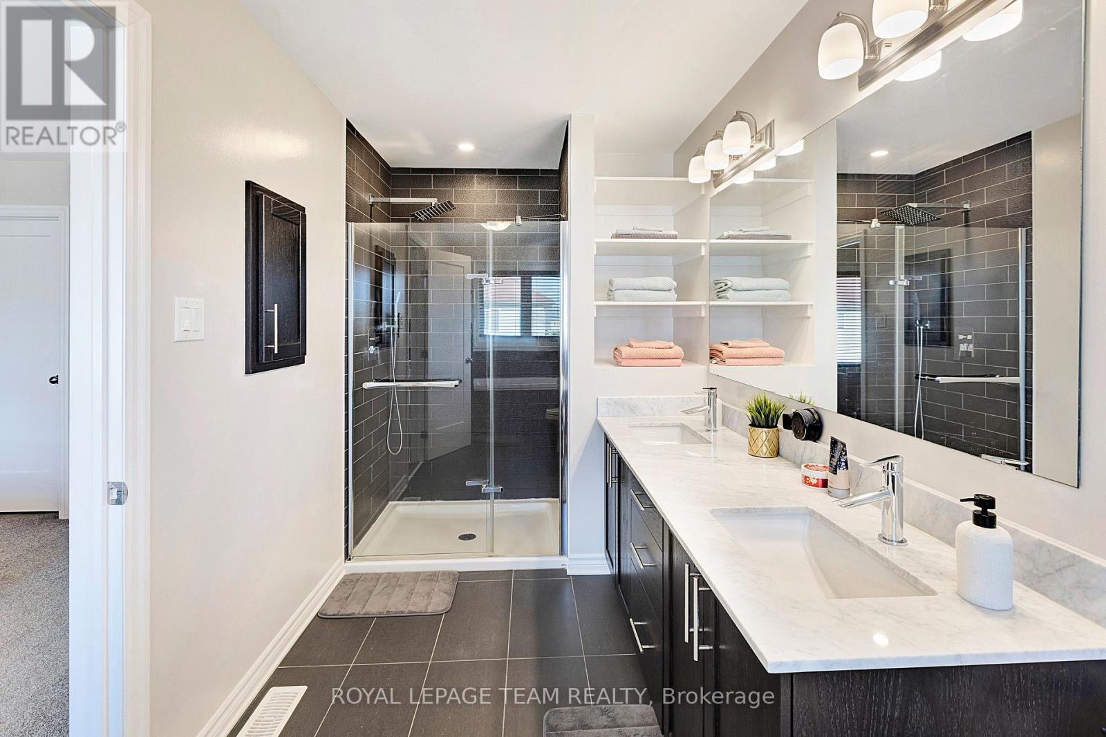 258 Gossamer Street, Ottawa, Ontario  K1W 0B2 - Photo 34 - X12900840