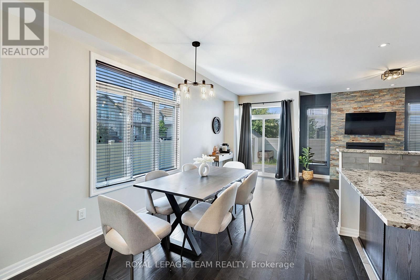 258 Gossamer Street, Ottawa, Ontario  K1W 0B2 - Photo 6 - X12900840