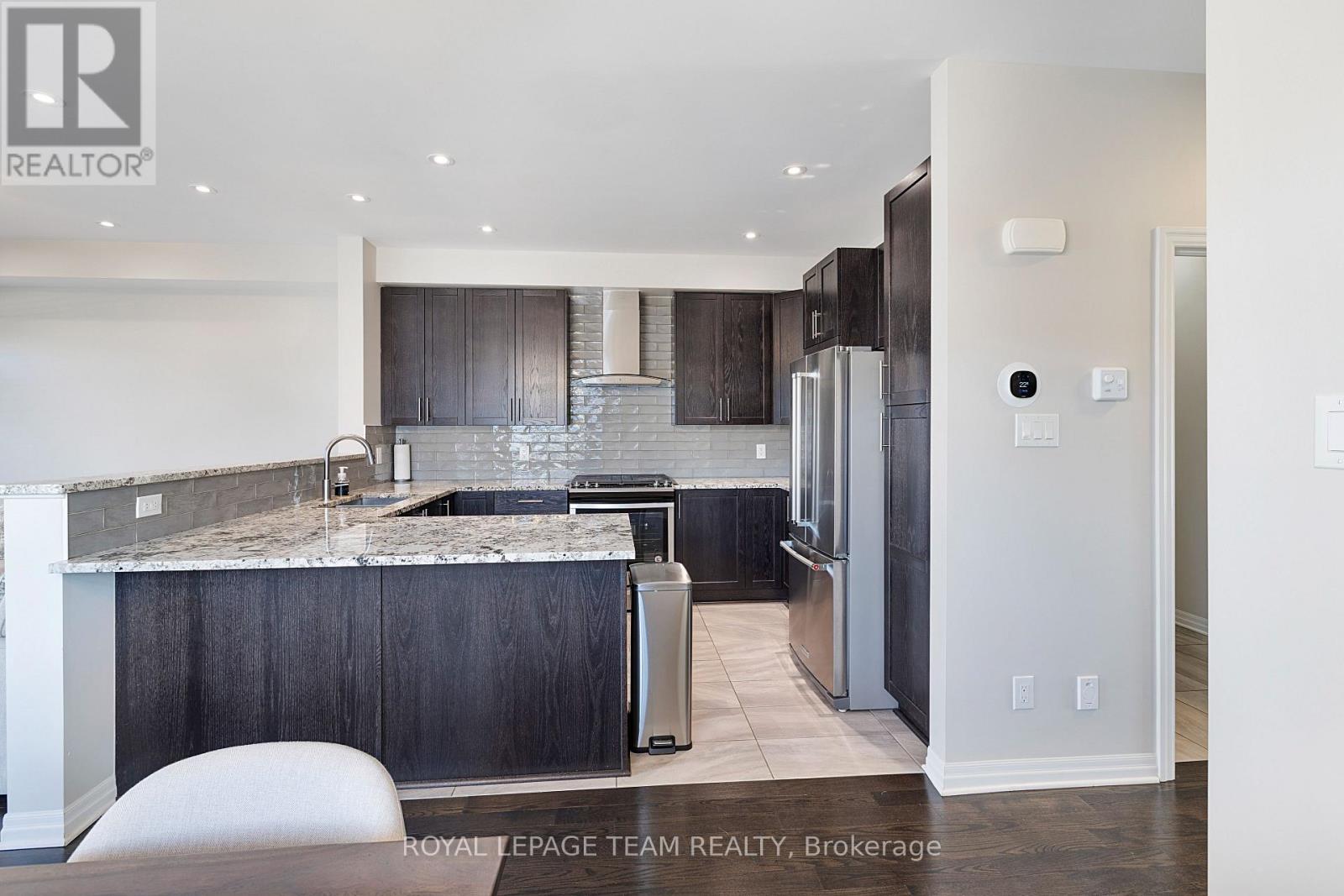 258 Gossamer Street, Ottawa, Ontario  K1W 0B2 - Photo 7 - X12900840