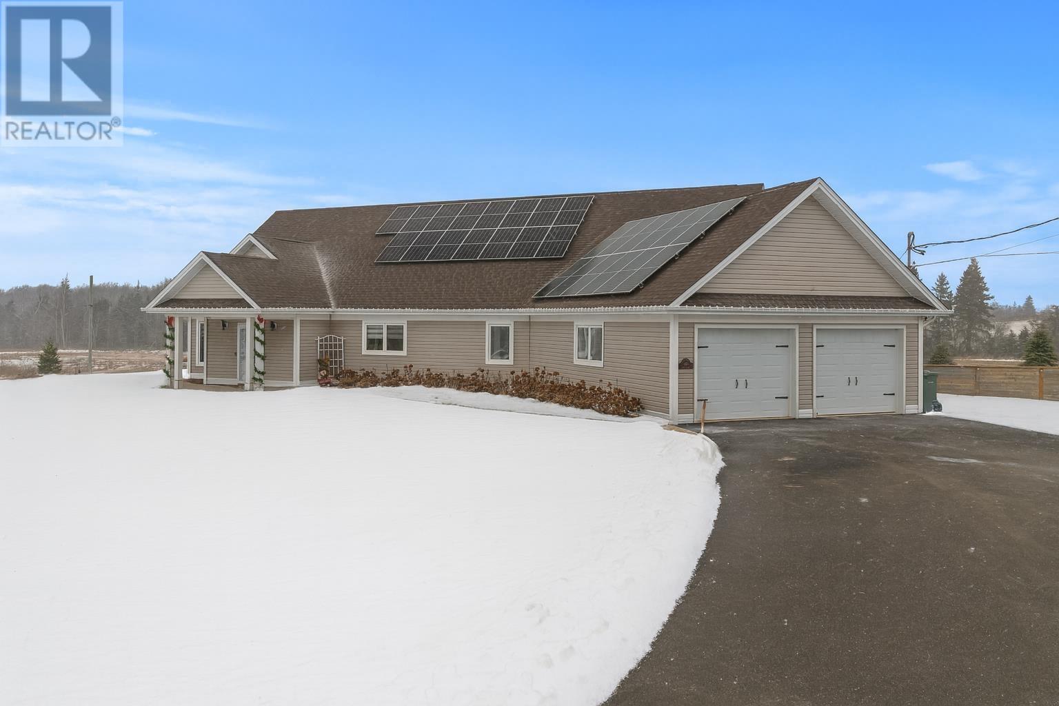 80 Pine Street, Brackley Beach, Prince Edward Island  C1E 2W2 - Photo 2 - 202529128