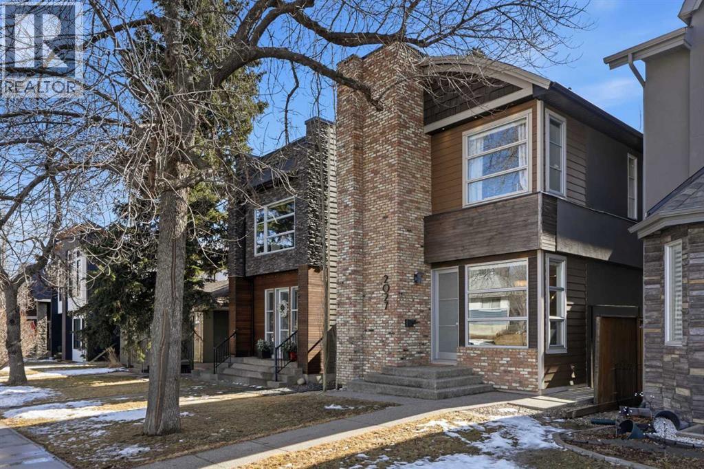 2027 42 Avenue SW, Calgary, Alberta  T2T 2M8 - Photo 2 - A2294351