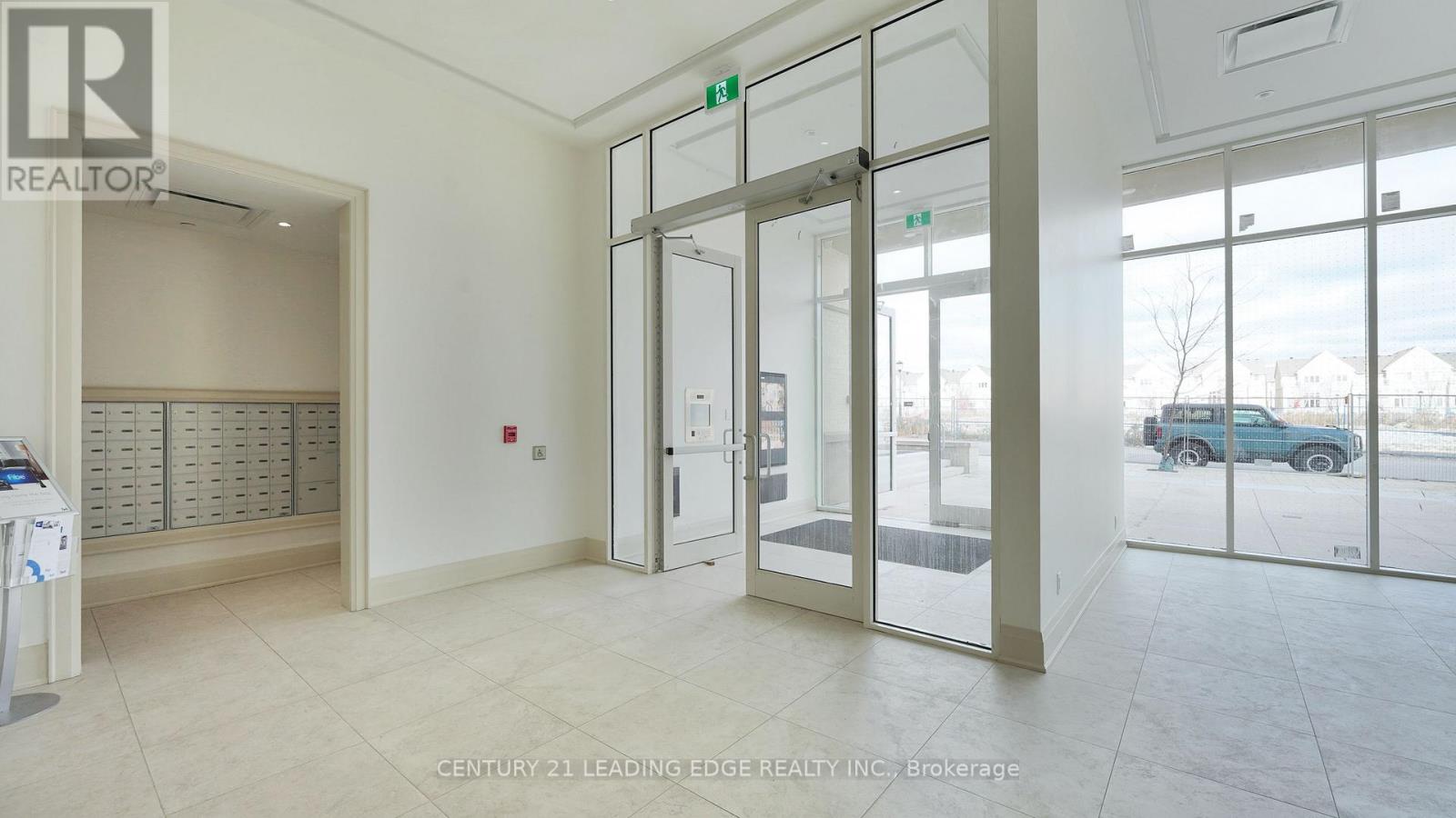 Ph39 - 101 Cathedral High Street, Markham, Ontario L8C 0P1 - Photo 4 - N12900680