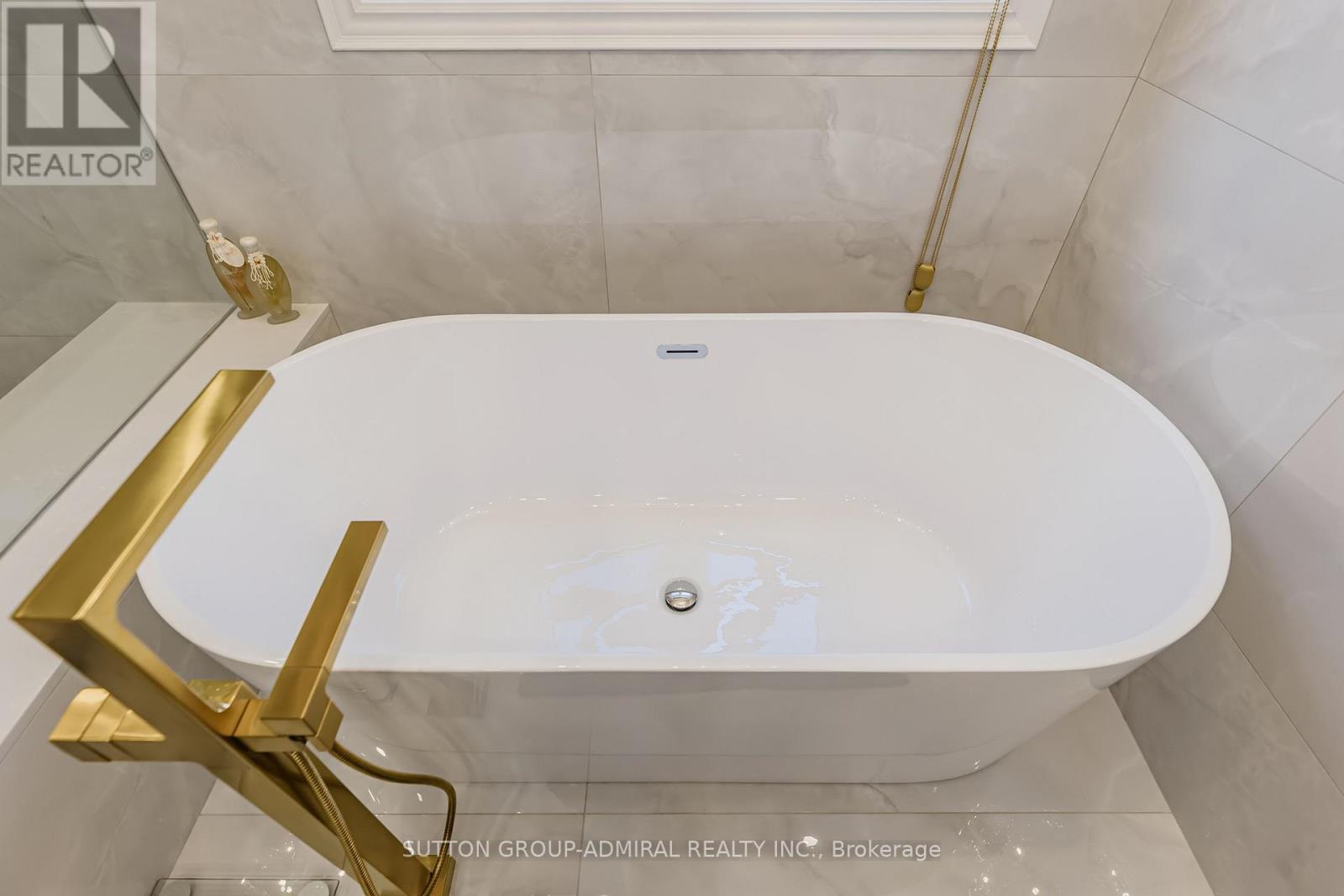 37 Cedarpoint Court, Vaughan, Ontario  L6A 4P7 - Photo 38 - N12900786