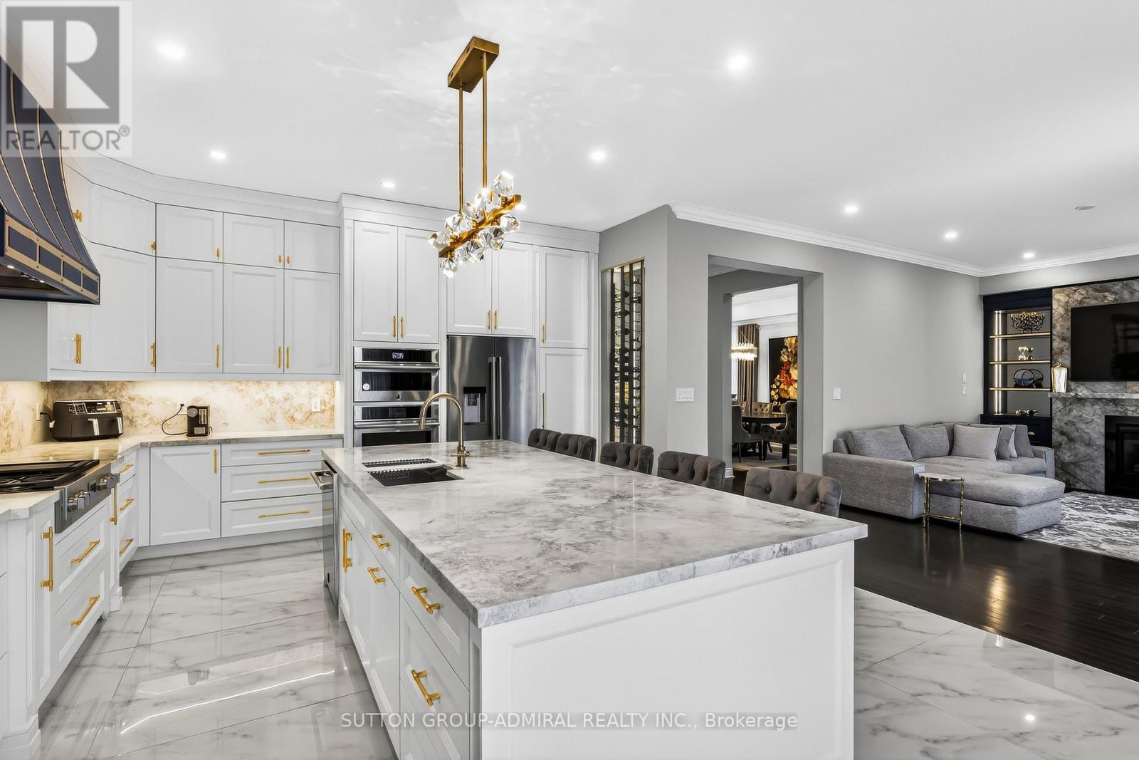 37 Cedarpoint Court, Vaughan, Ontario  L6A 4P7 - Photo 6 - N12900786