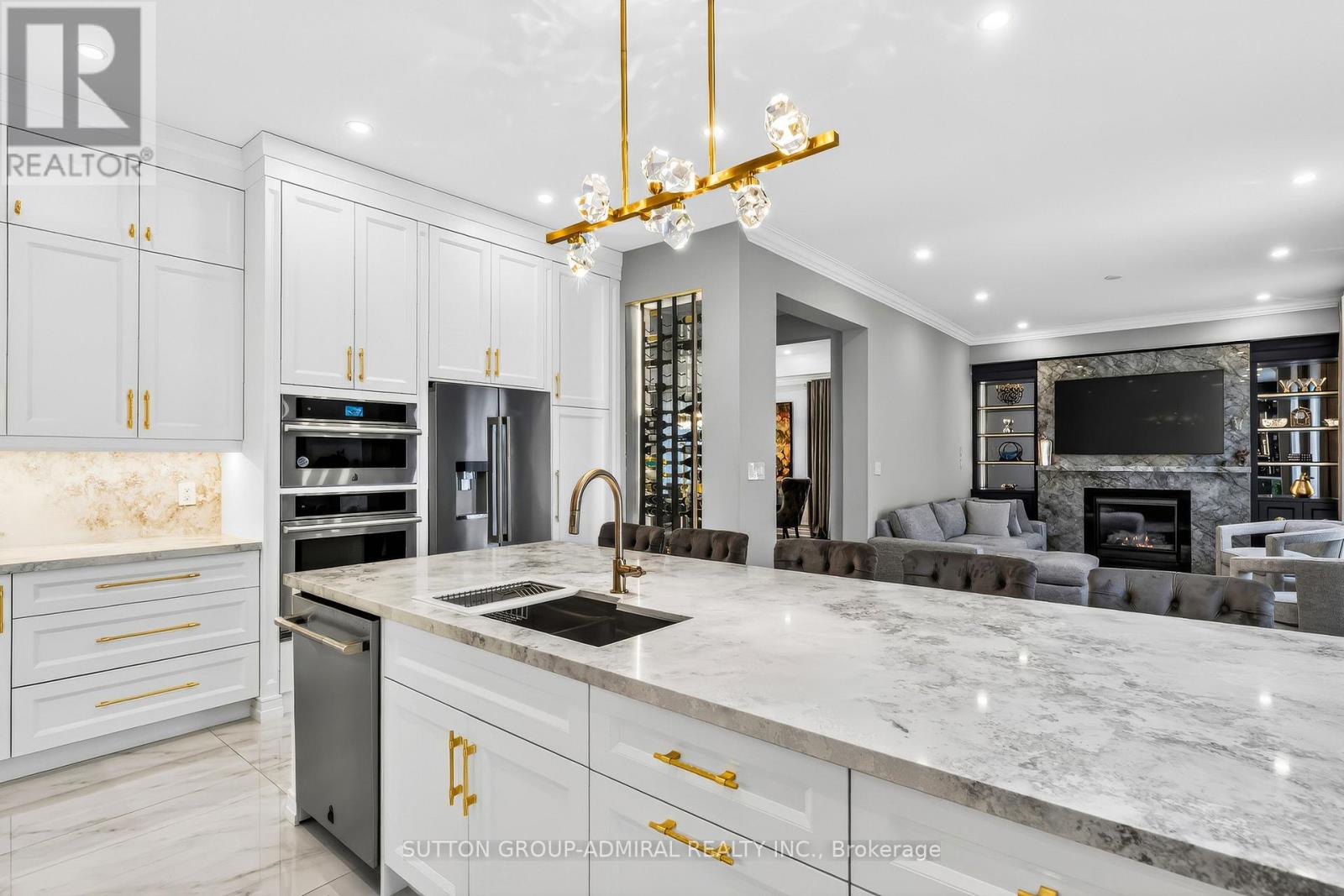 37 Cedarpoint Court, Vaughan, Ontario  L6A 4P7 - Photo 7 - N12900786