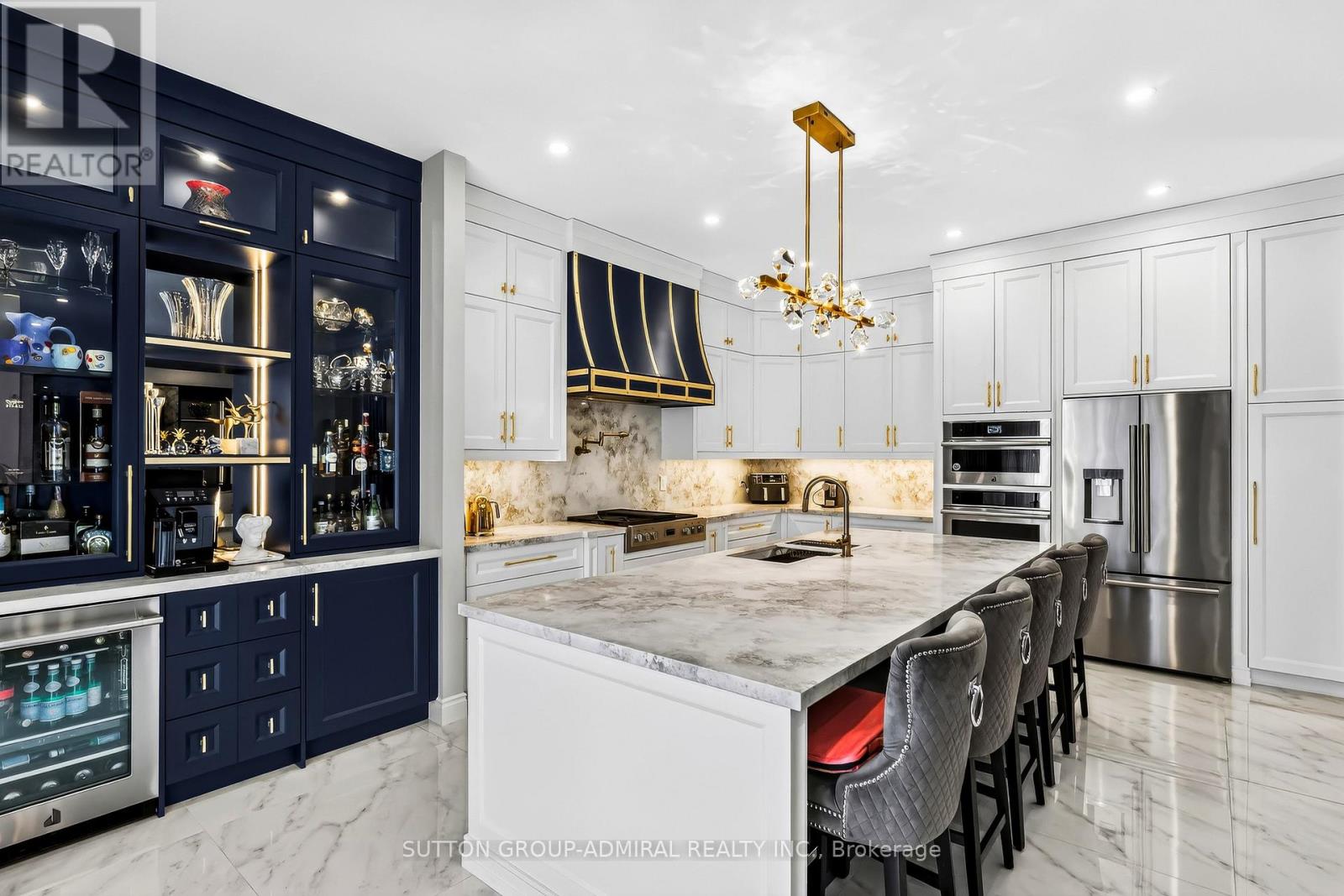 37 Cedarpoint Court, Vaughan, Ontario  L6A 4P7 - Photo 8 - N12900786