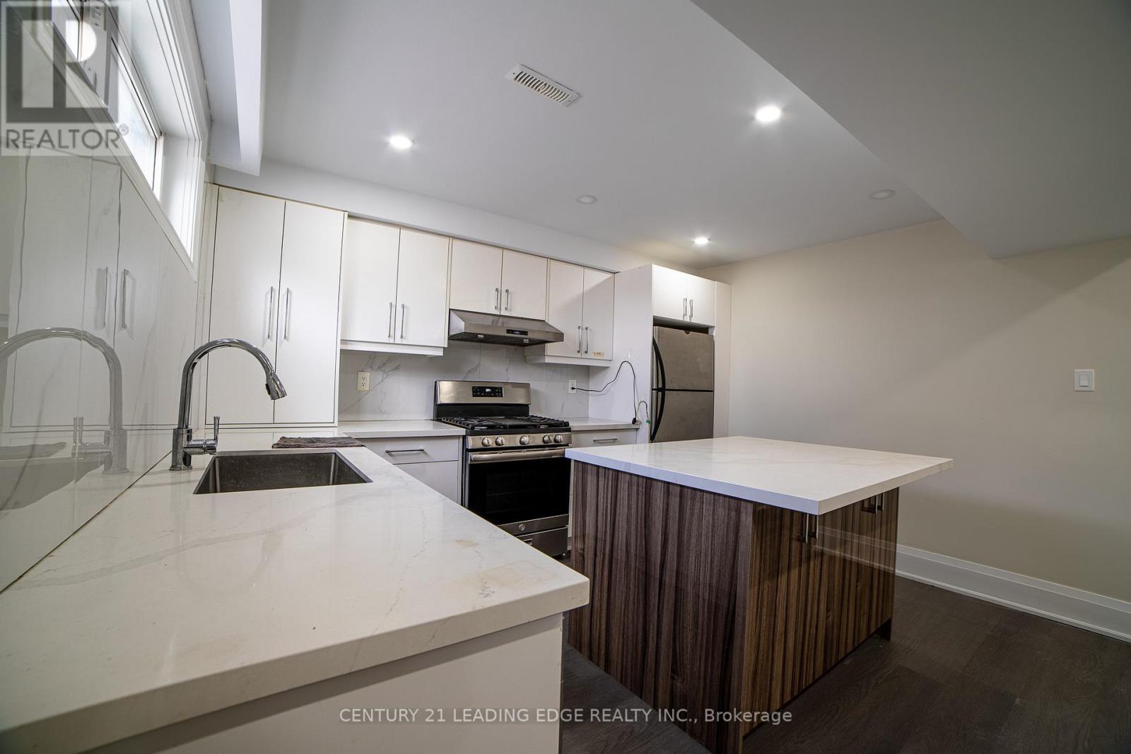 34 Petiole Road, Toronto, Ontario  M3N 2B4 - Photo 10 - W12887406