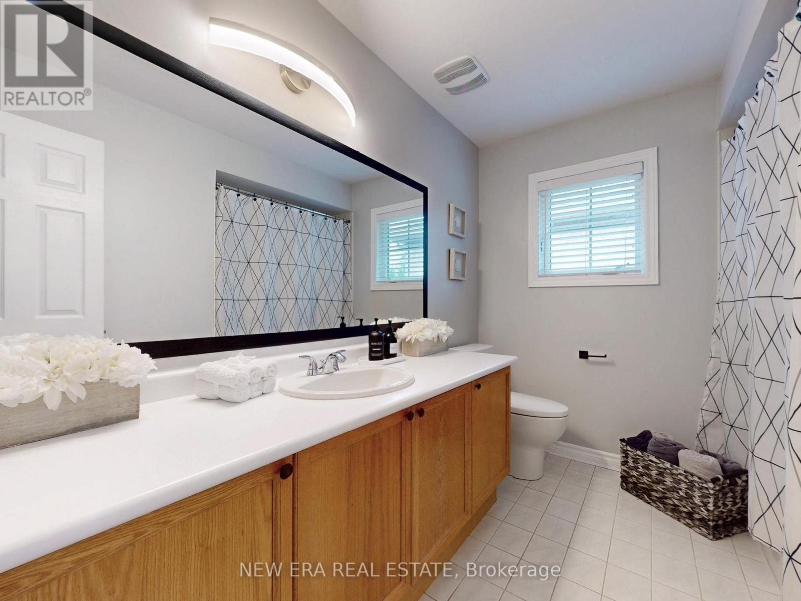 5380 Floral Hill Crescent, Mississauga, Ontario  L5V 1V3 - Photo 28 - W12900036