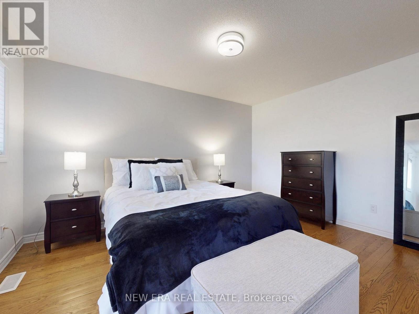 5380 Floral Hill Crescent, Mississauga, Ontario  L5V 1V3 - Photo 20 - W12900036