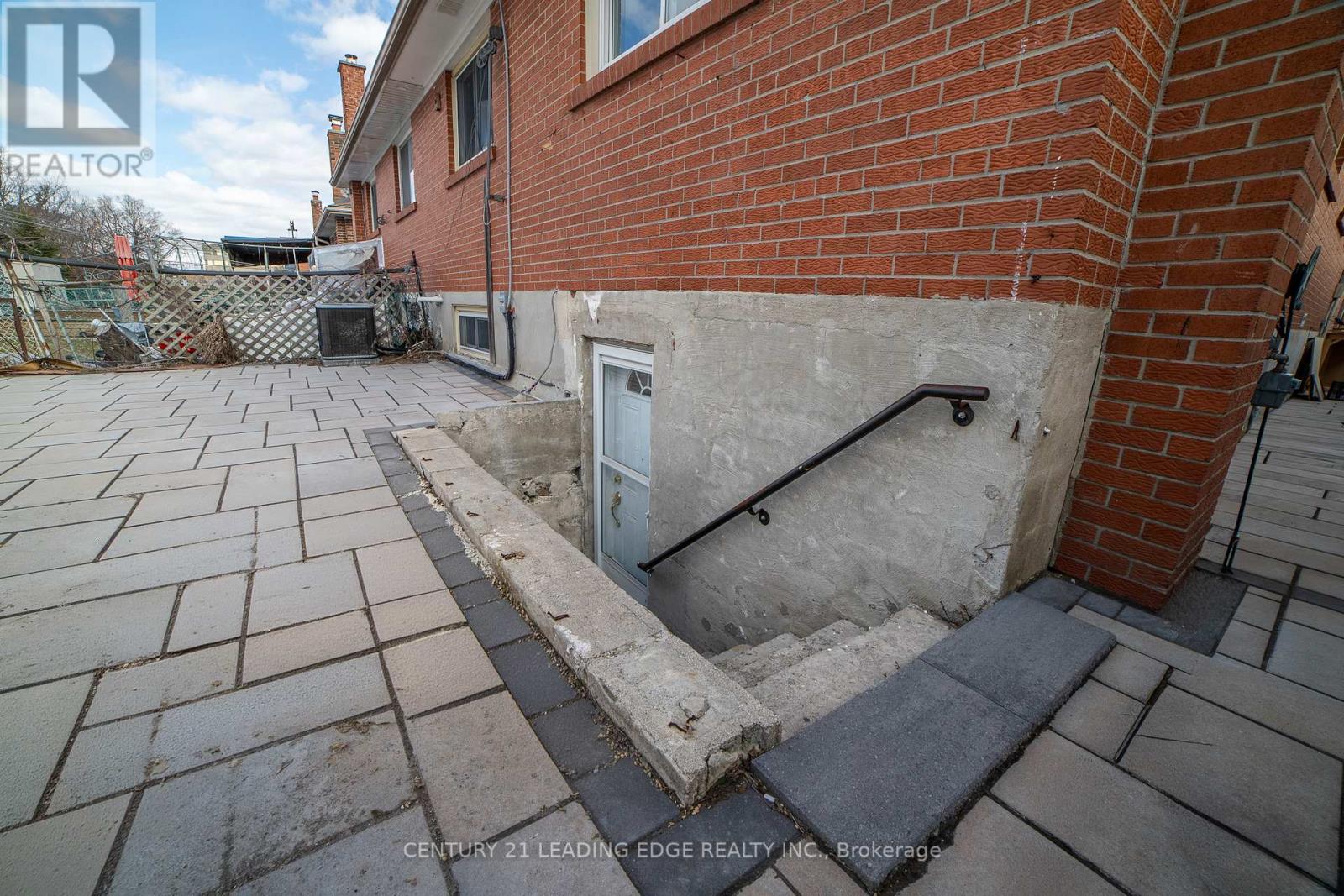 34 Petiole Road, Toronto, Ontario  M3N 2B4 - Photo 6 - W12887406