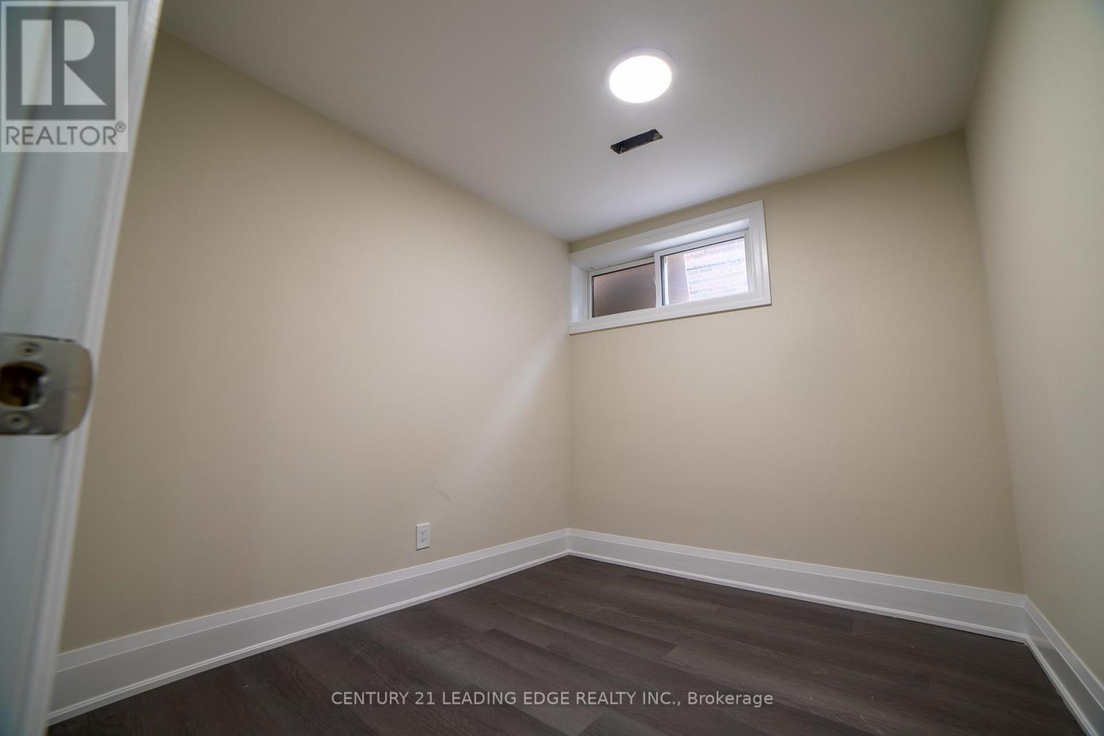 34 Petiole Road, Toronto, Ontario  M3N 2B4 - Photo 11 - W12887406