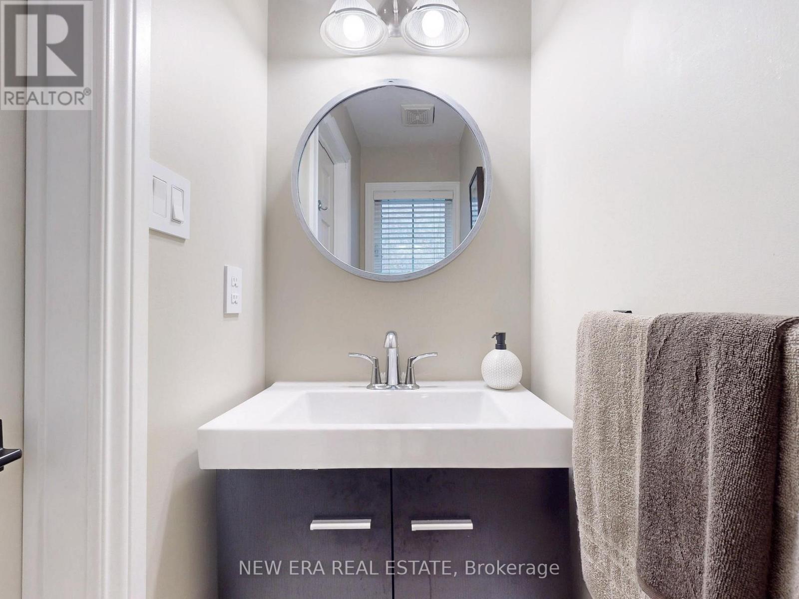 5380 Floral Hill Crescent, Mississauga, Ontario  L5V 1V3 - Photo 16 - W12900036