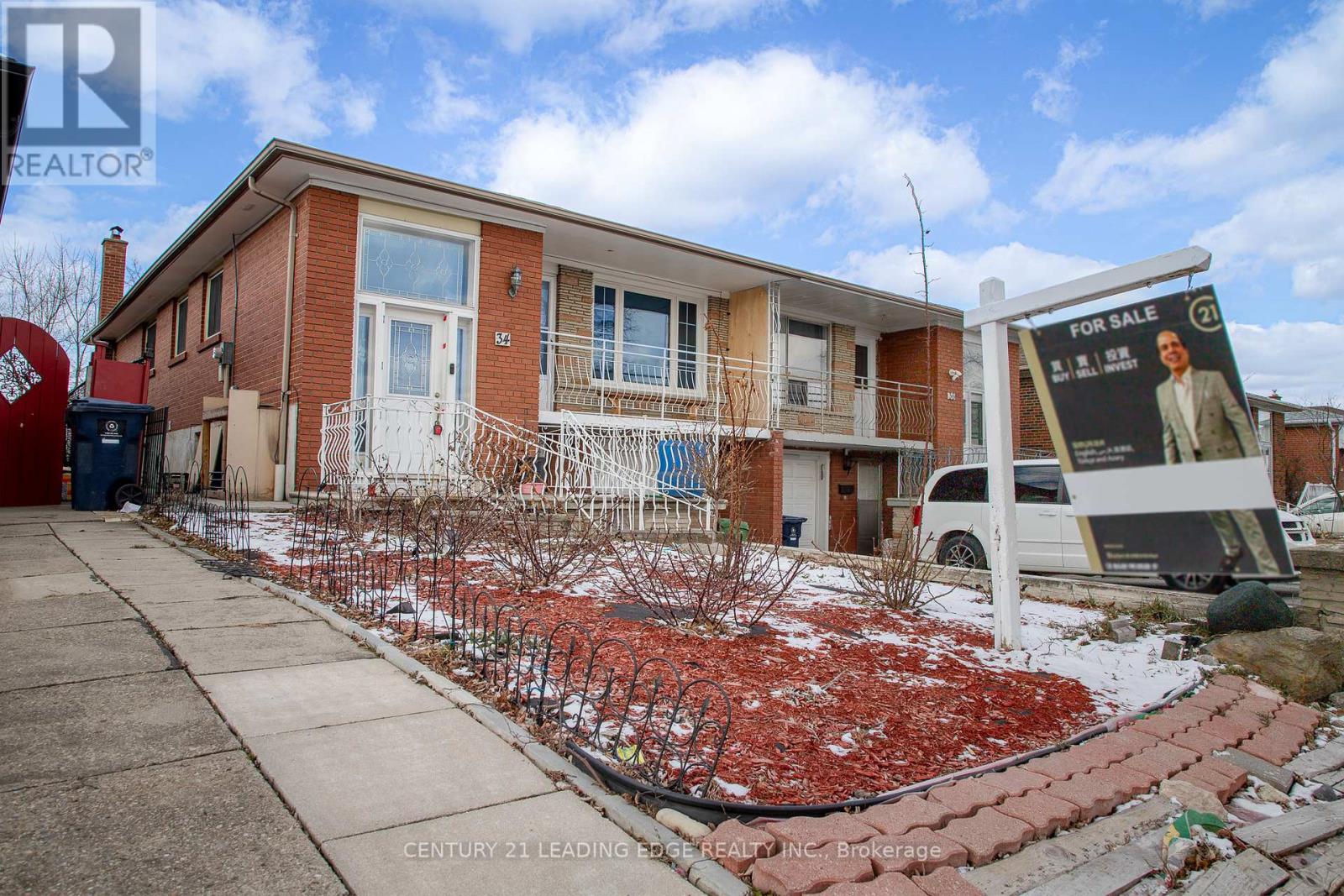 34 Petiole Road, Toronto, Ontario  M3N 2B4 - Photo 2 - W12887406