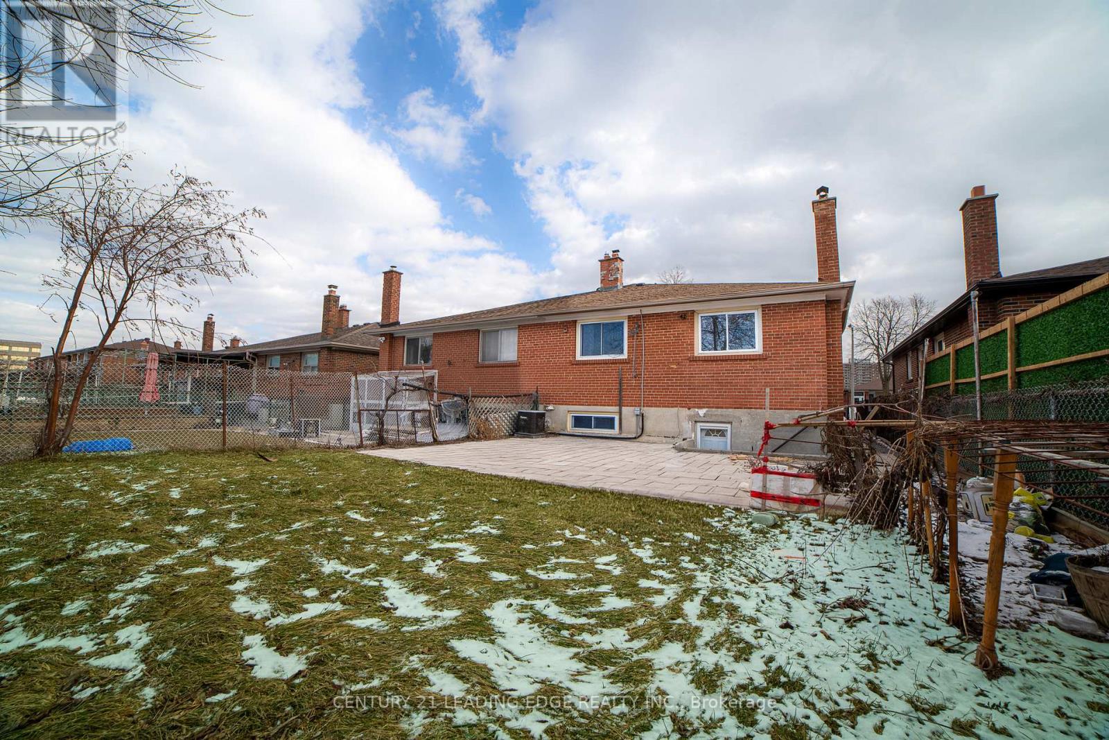 34 Petiole Road, Toronto, Ontario  M3N 2B4 - Photo 4 - W12887406