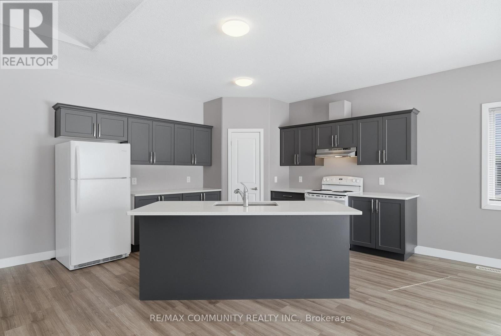 52 Potter Drive, Loyalist, Ontario  K0H 2H0 - Photo 11 - X12858132