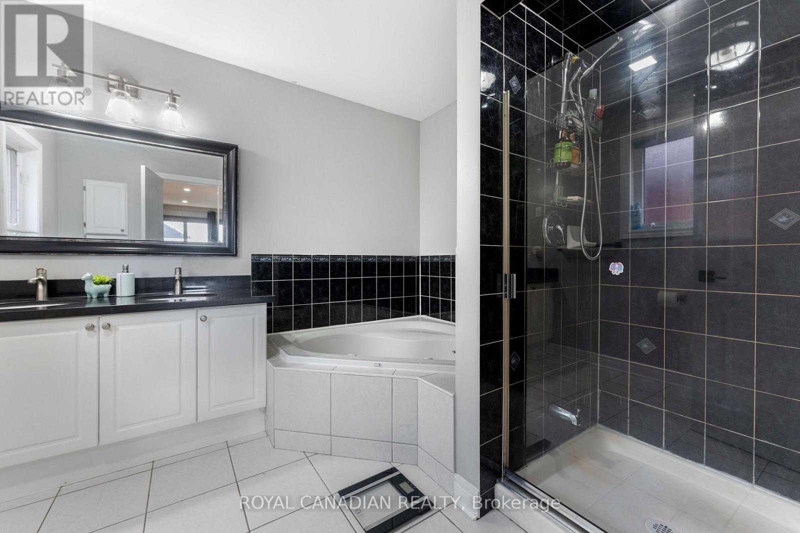 88 Olde Town Road, Brampton, Ontario  L6X 4X9 - Photo 23 - W12900700