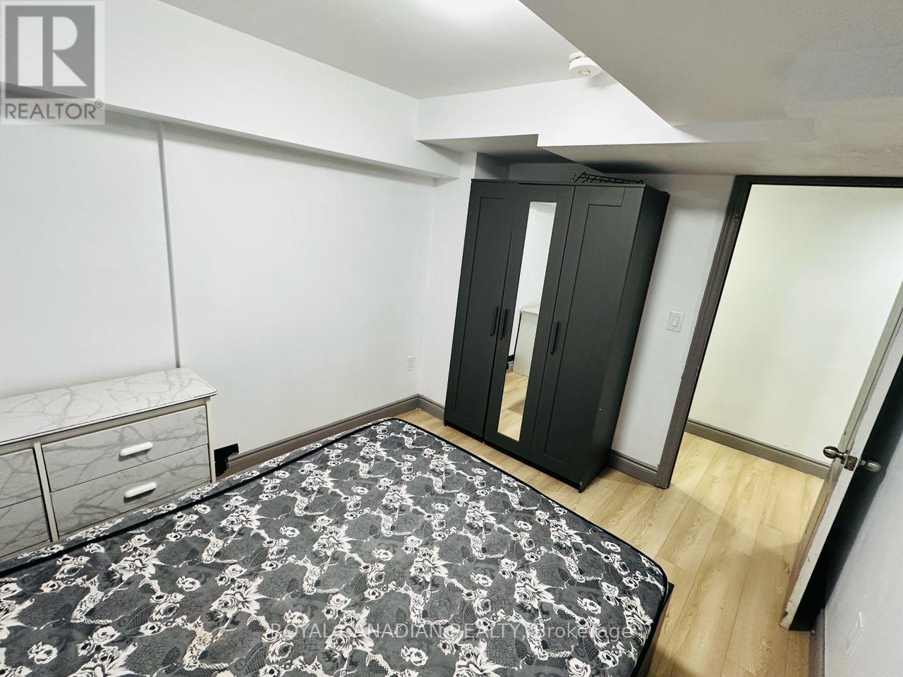 88 Olde Town Road, Brampton, Ontario  L6X 4X9 - Photo 37 - W12900700