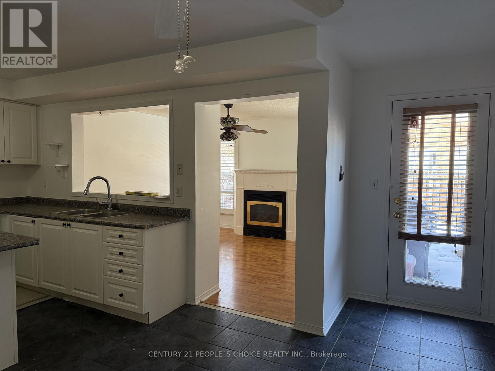 3389 Wild Cherry Lane, Mississauga, Ontario  L5N 7N7 - Photo 3 - W12900722