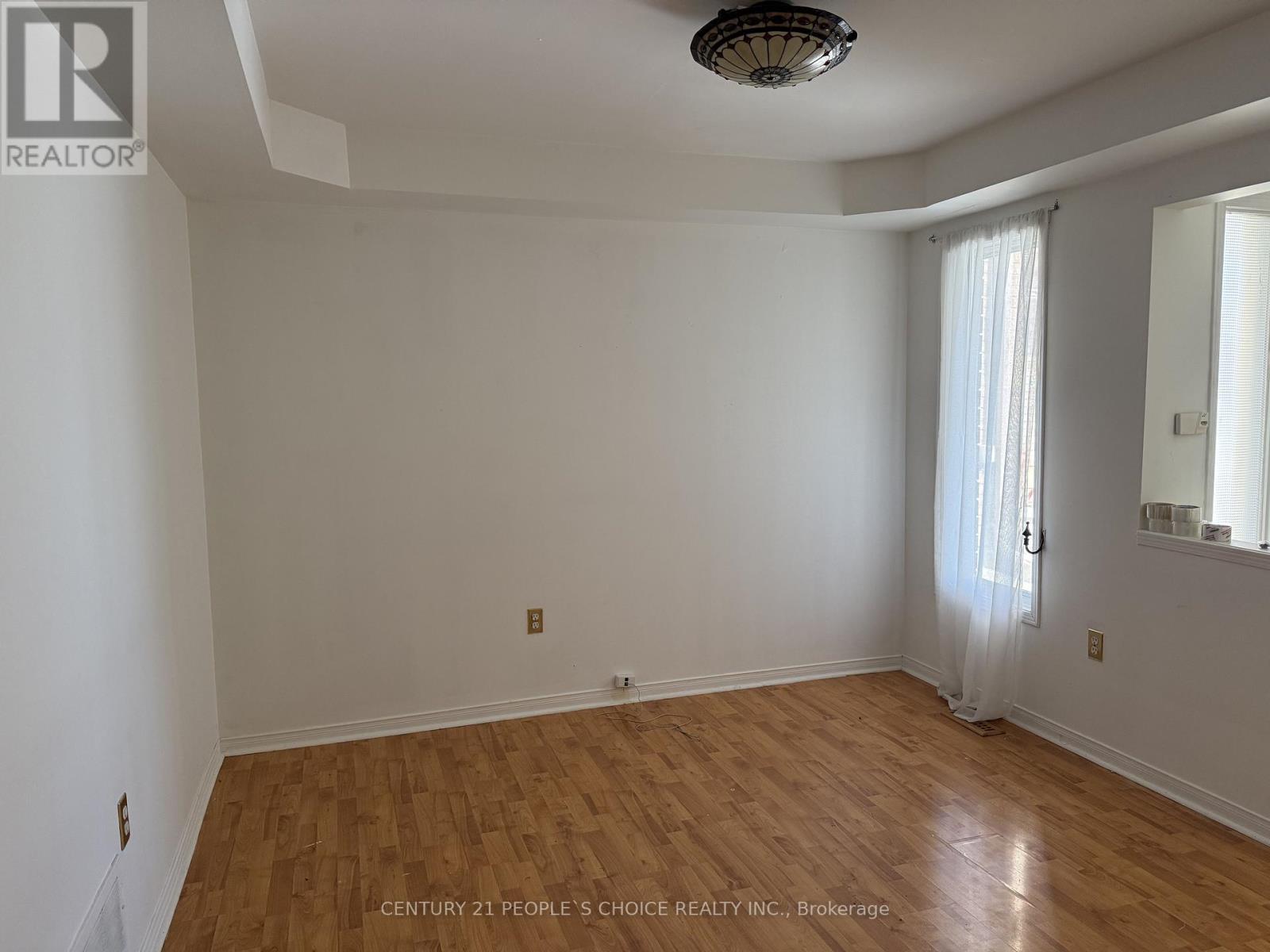 3389 Wild Cherry Lane, Mississauga, Ontario  L5N 7N7 - Photo 8 - W12900722