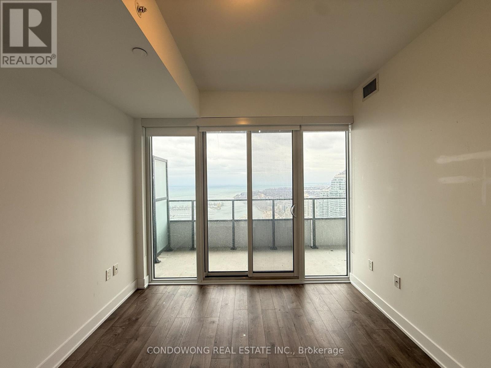 4020 - 30 Shore Breeze Drive, Toronto, Ontario  M8V 0J1 - Photo 4 - W12900738