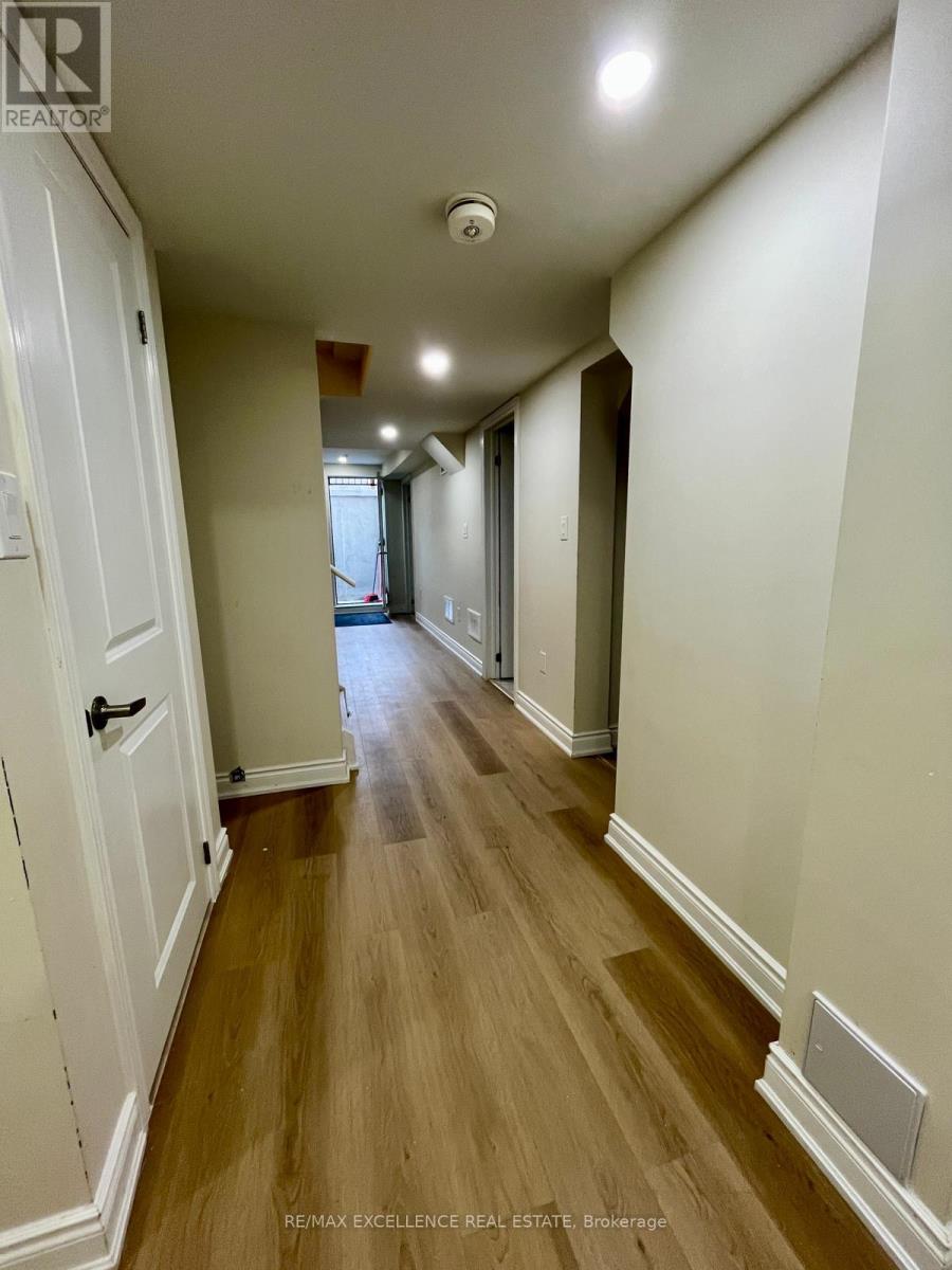 27 Bachelor Street, Brampton (Northwest Brampton), Ontario  L7A 5B1 - Photo 11 - W12900744