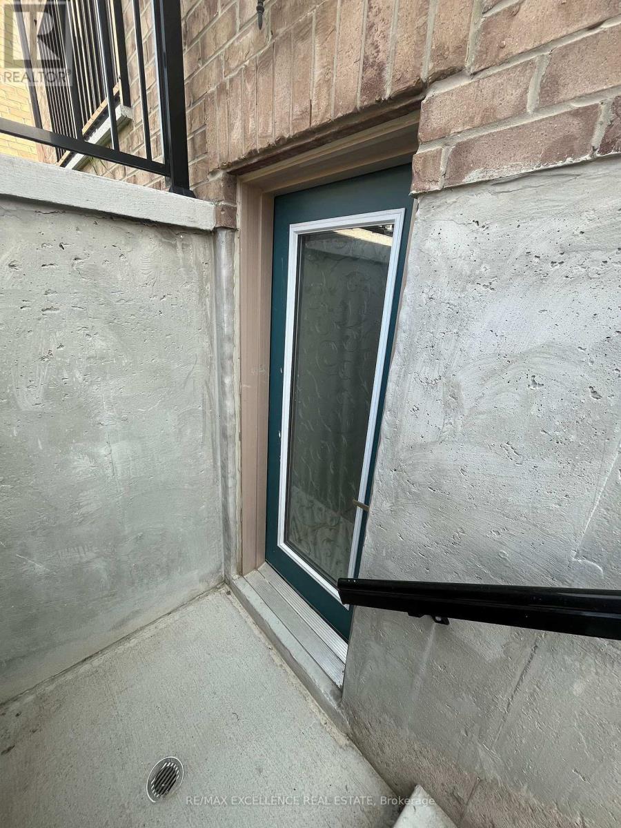 27 Bachelor Street, Brampton (Northwest Brampton), Ontario  L7A 5B1 - Photo 14 - W12900744