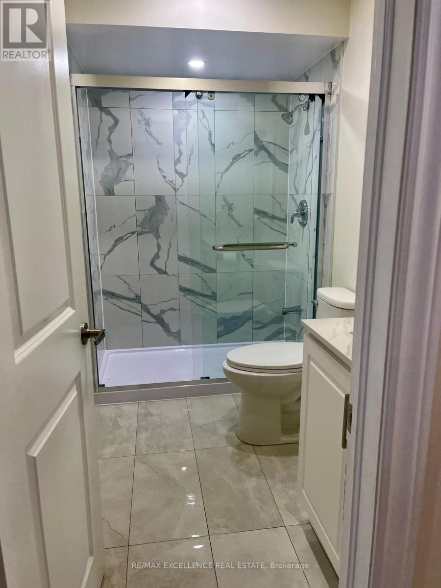 27 Bachelor Street, Brampton (Northwest Brampton), Ontario  L7A 5B1 - Photo 8 - W12900744