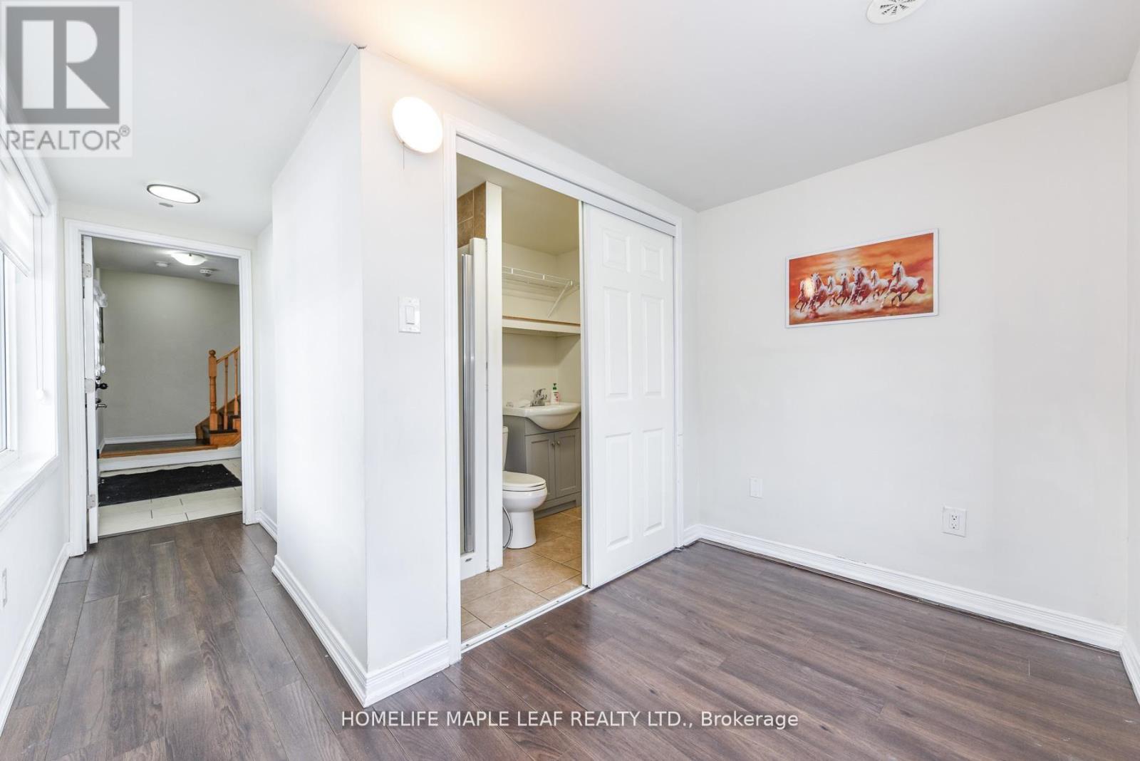 49 Golden Springs Drive, Brampton, Ontario  L7A 4N7 - Photo 14 - W12900746