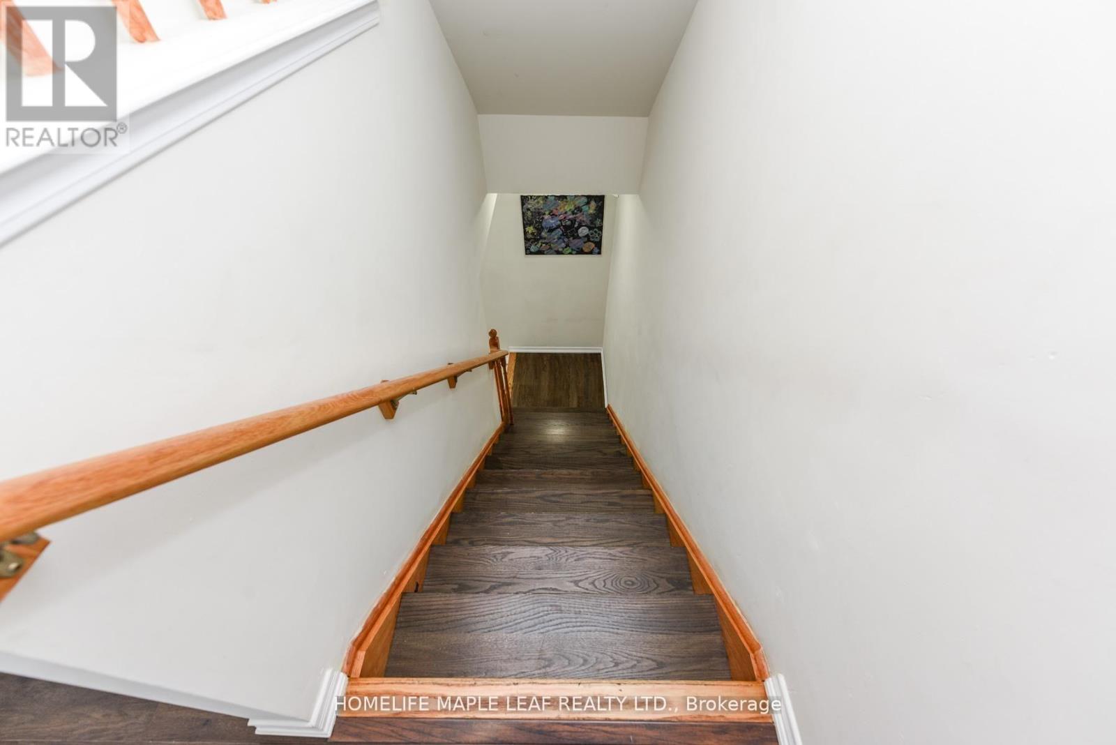 49 Golden Springs Drive, Brampton, Ontario  L7A 4N7 - Photo 20 - W12900746