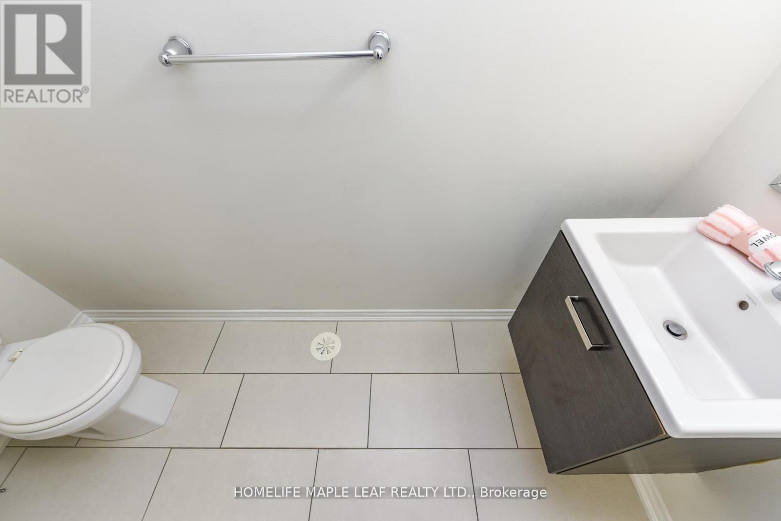 49 Golden Springs Drive, Brampton, Ontario  L7A 4N7 - Photo 22 - W12900746