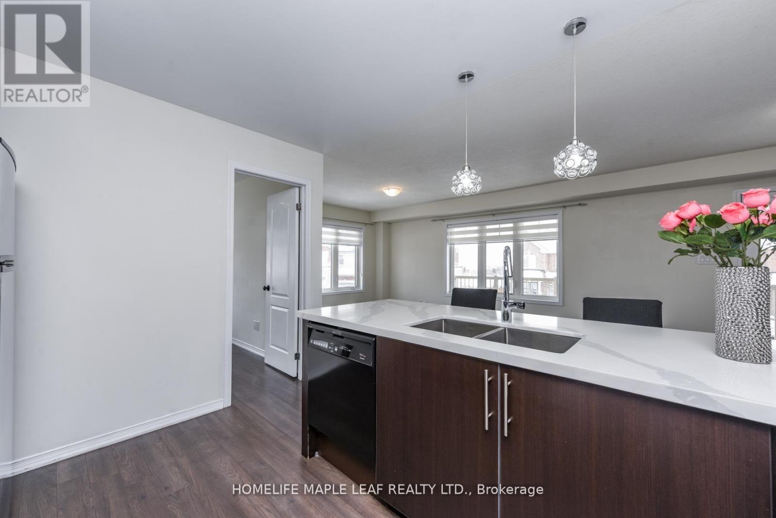 49 Golden Springs Drive, Brampton, Ontario  L7A 4N7 - Photo 31 - W12900746