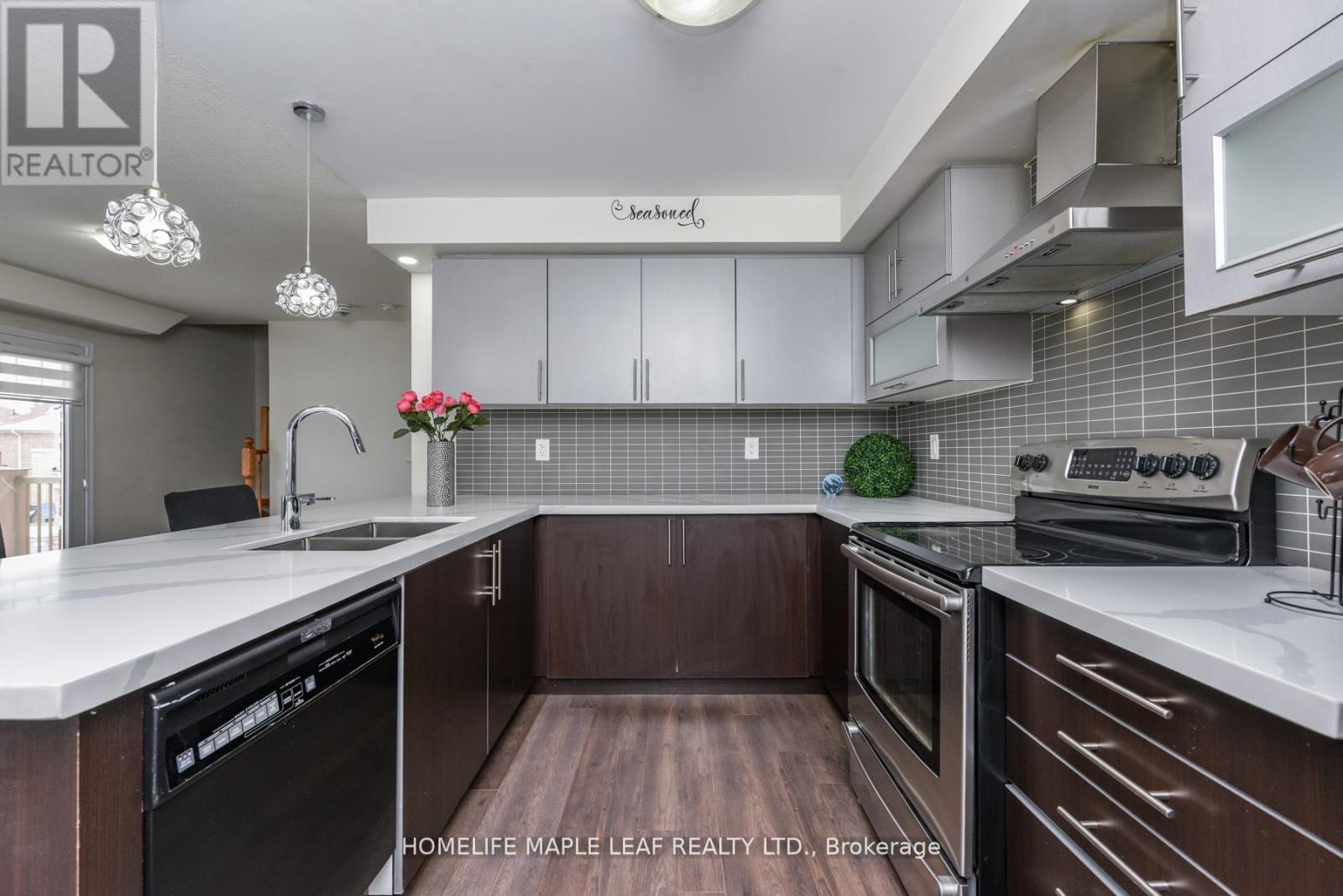 49 Golden Springs Drive, Brampton, Ontario  L7A 4N7 - Photo 32 - W12900746