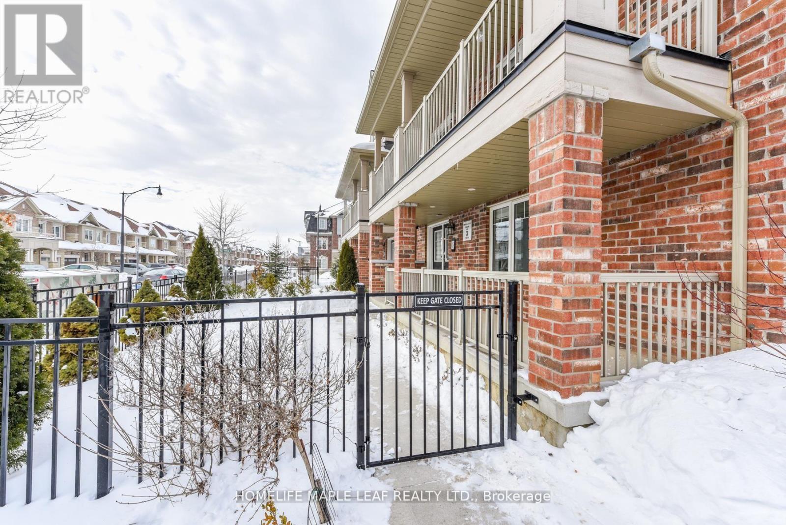 49 Golden Springs Drive, Brampton, Ontario  L7A 4N7 - Photo 6 - W12900746