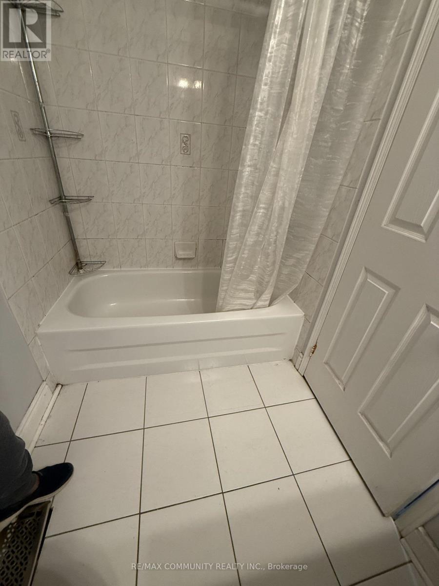 12 Caruso Drive, Brampton, Ontario  L6Y 5B1 - Photo 20 - W12900778