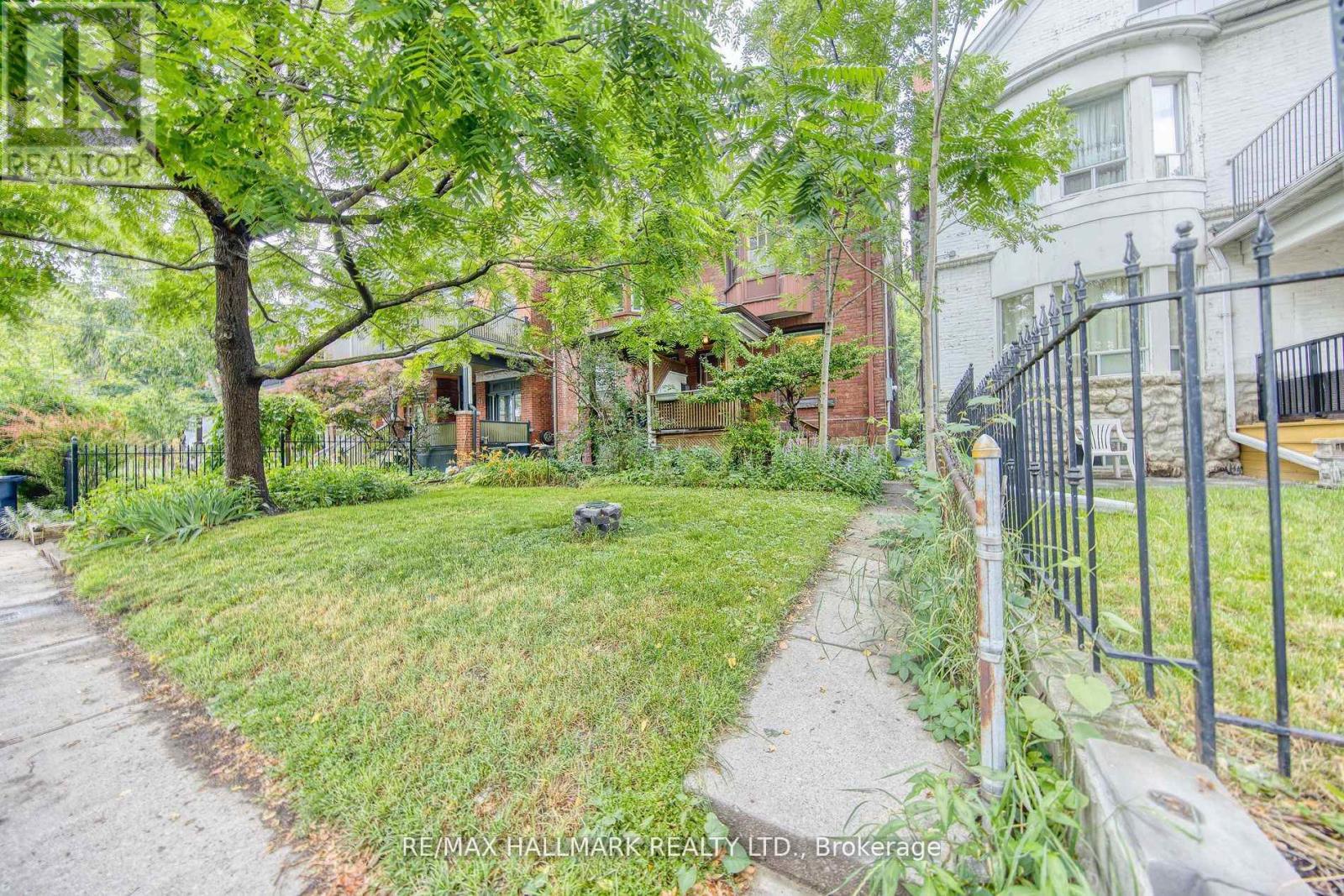 Bsmt - 46 Springhurst Avenue, Toronto, Ontario  M6K 1B6 - Photo 8 - W12900794