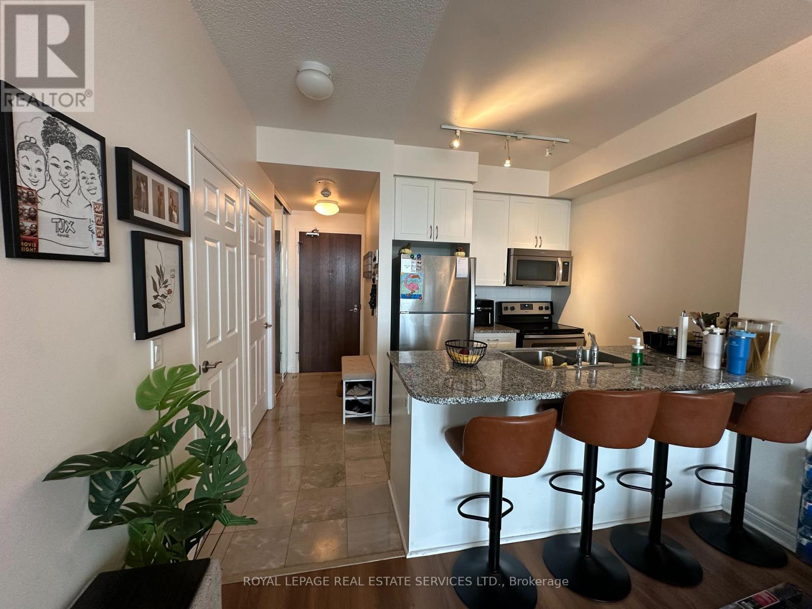 917 - 339 Rathburn Road W, Mississauga, Ontario  L5B 0K6 - Photo 7 - W12900858