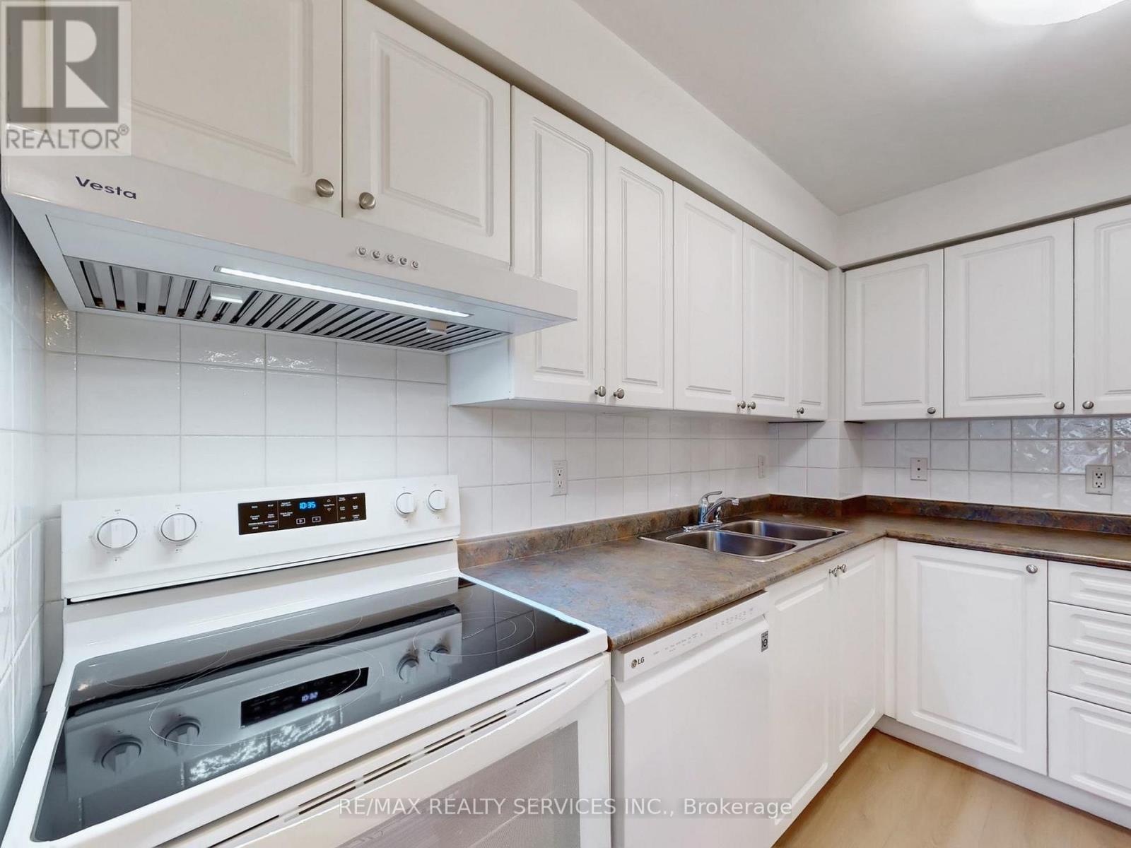 504 - 3880 Duke Of York Boulevard, Mississauga, Ontario  L5B 4M7 - Photo 19 - W12900866