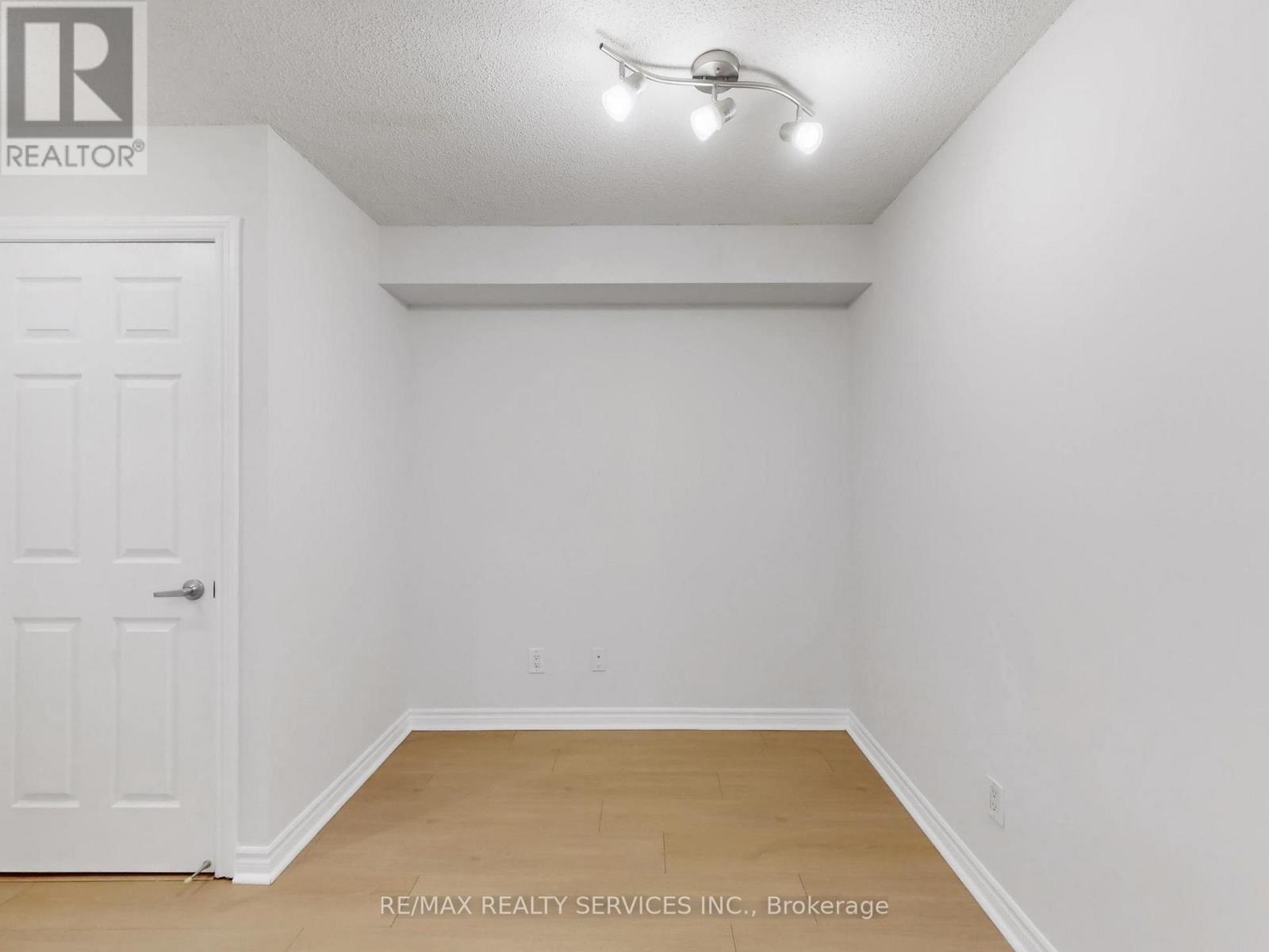 504 - 3880 Duke Of York Boulevard, Mississauga, Ontario  L5B 4M7 - Photo 21 - W12900866