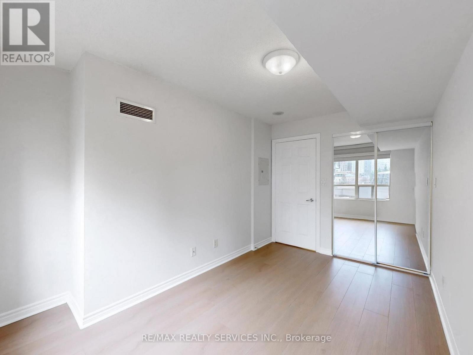 504 - 3880 Duke Of York Boulevard, Mississauga, Ontario  L5B 4M7 - Photo 28 - W12900866